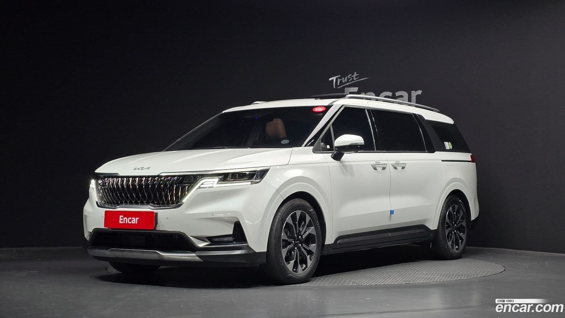 Main__Slider__Photo:Canival Kia 2022.9-0