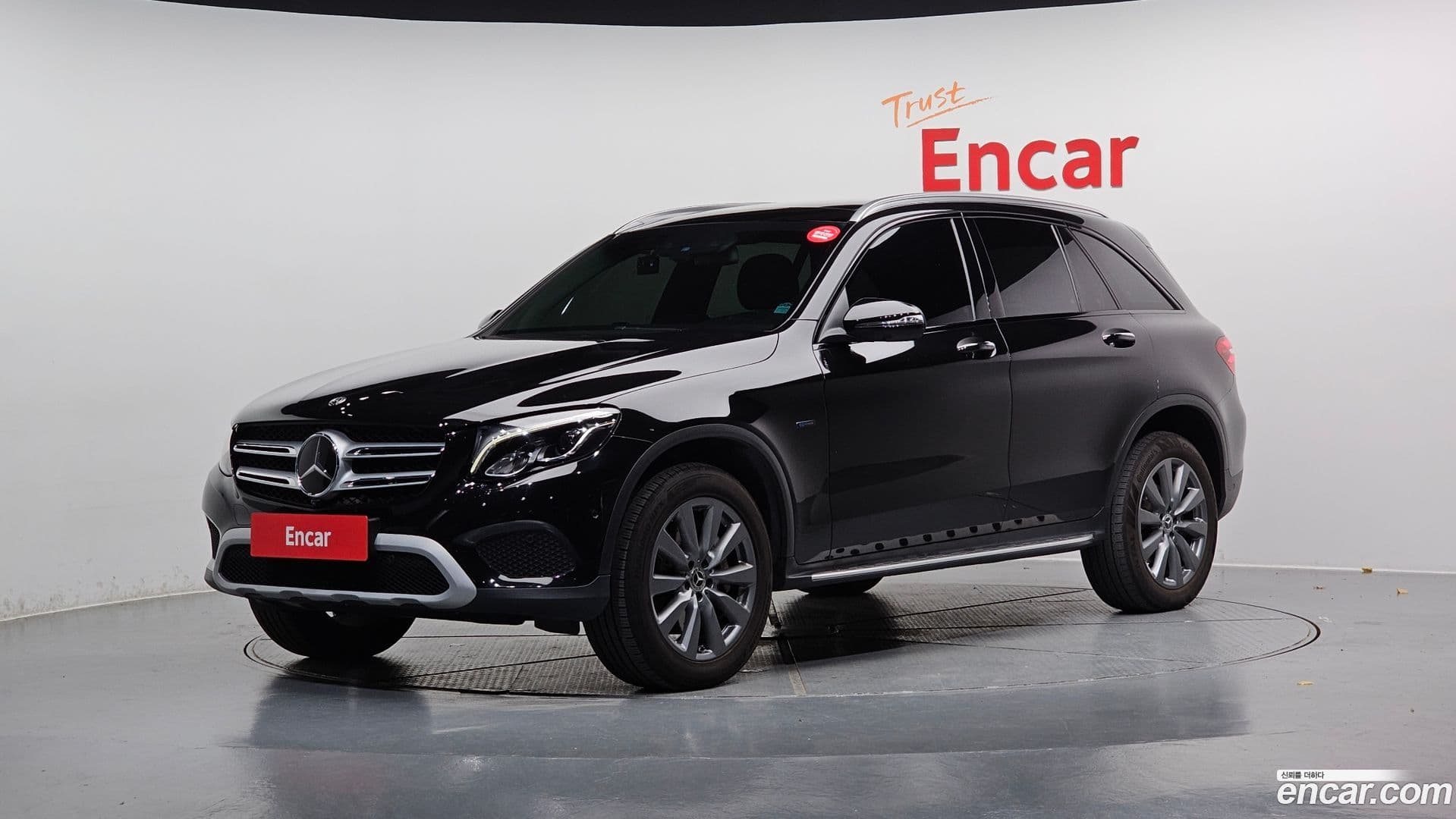 Main__Slider__Photo:GLC-Class Mercedes-Benz 2019.7-0