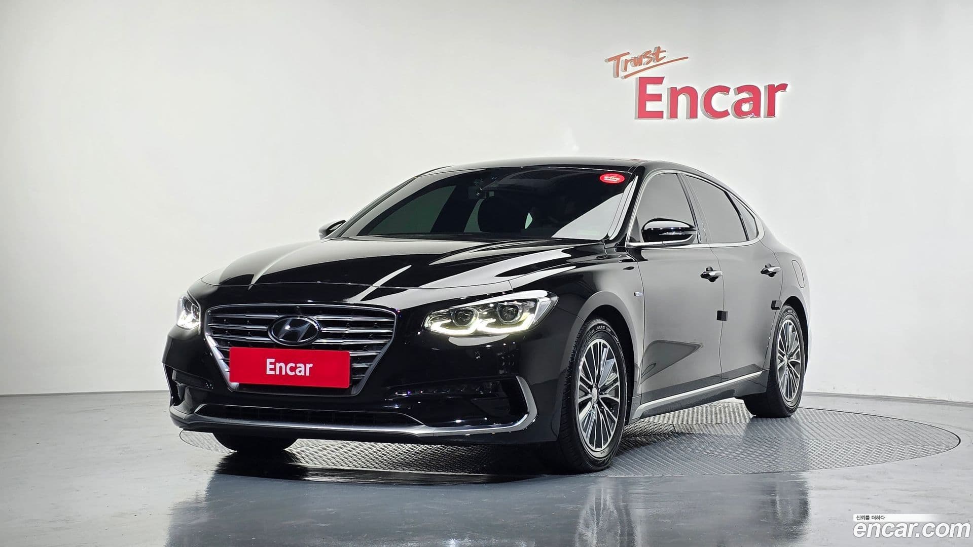 Main__Slider__Photo:Grandeur Hyundai 2017.8-0