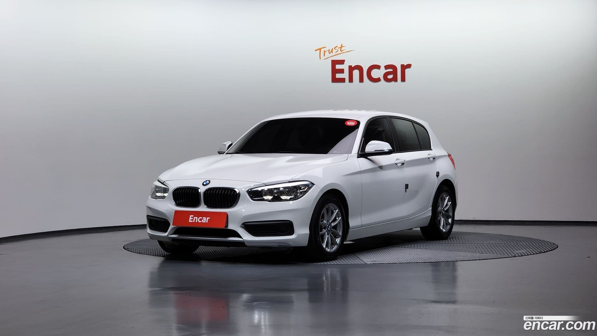 Main__Slider__Photo:1-Series BMW 2017.0-0