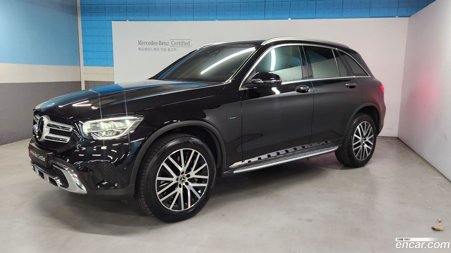 Main__Slider__Photo:GLC-Class Mercedes-Benz 2021.9-0