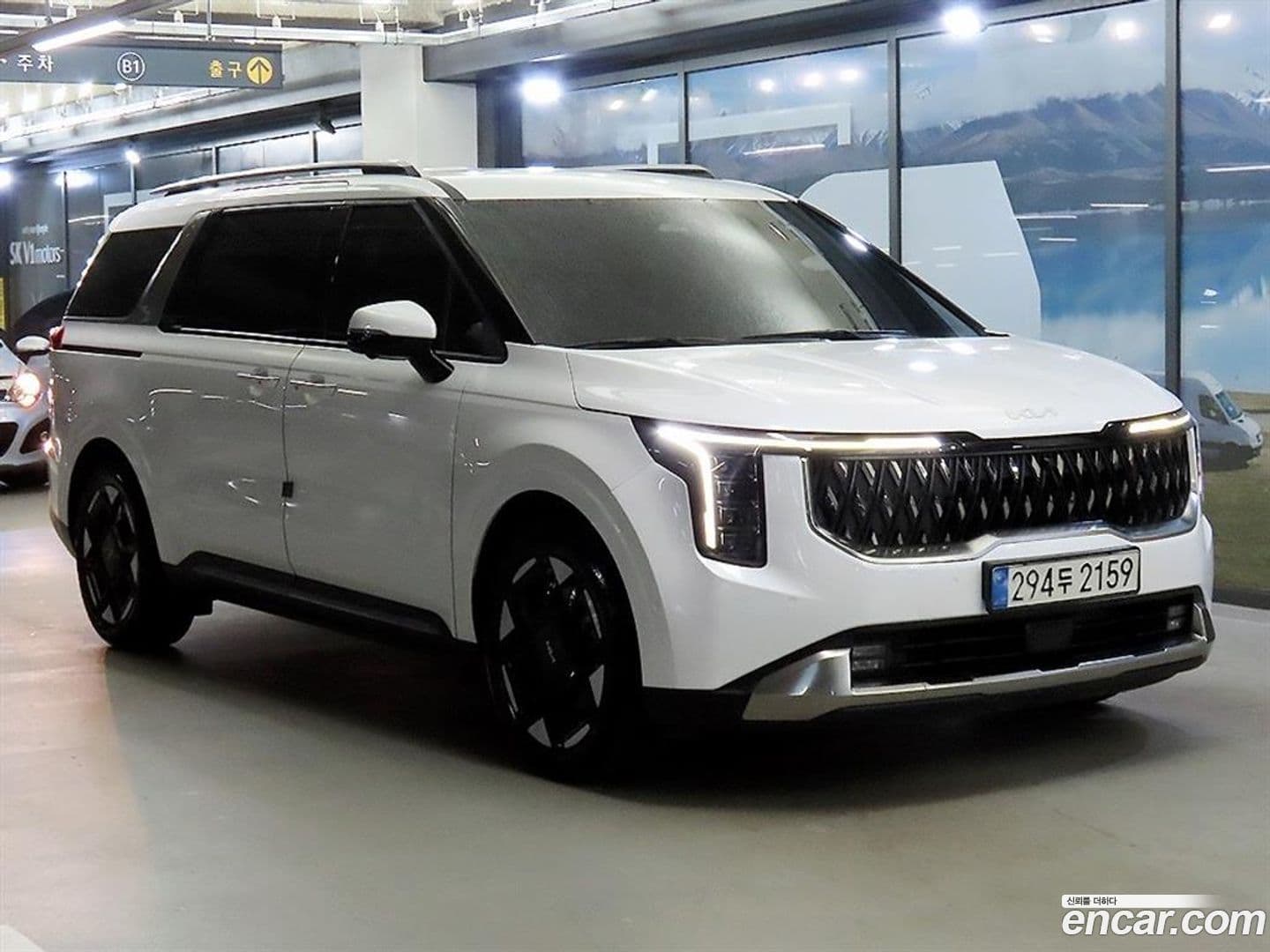 Main__Slider__Photo:Canival Kia 2024.0-0