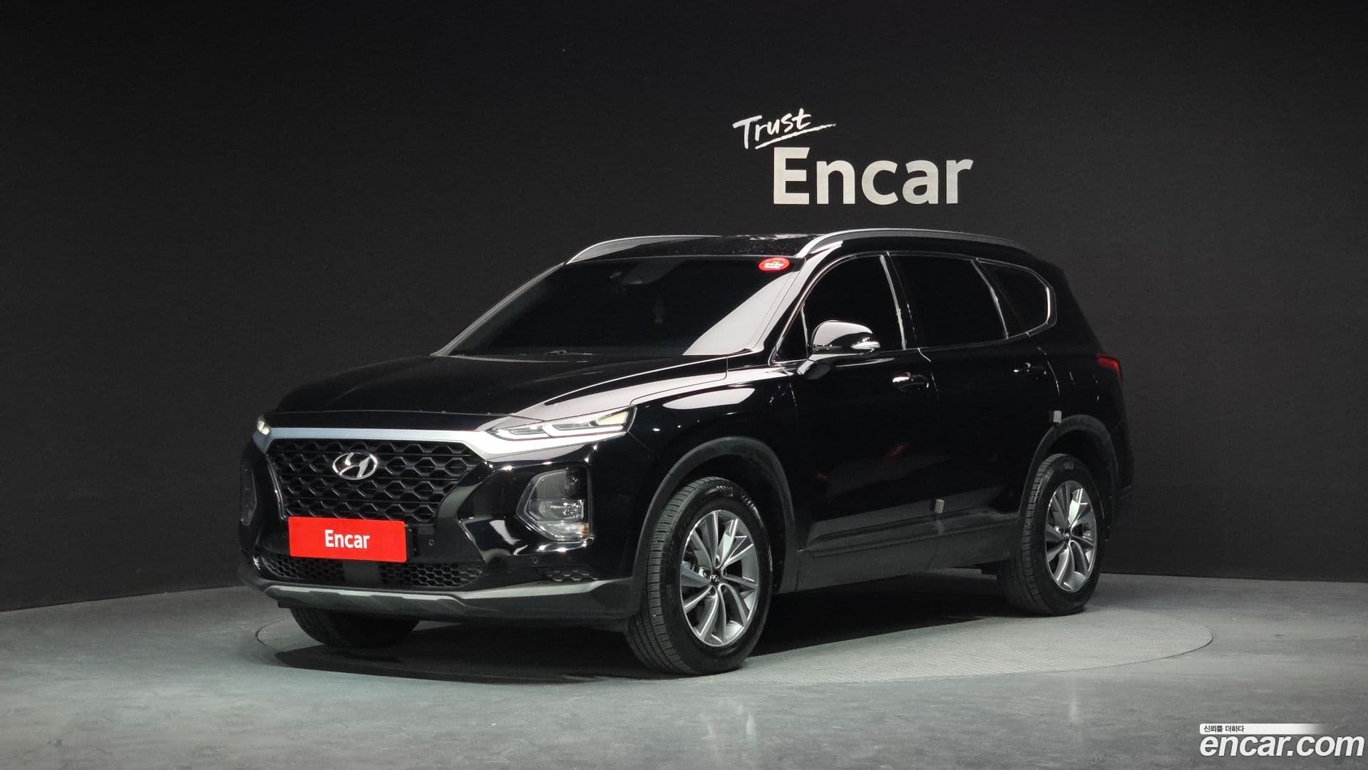 Main__Slider__Photo:Santafe Hyundai 2019.0-0