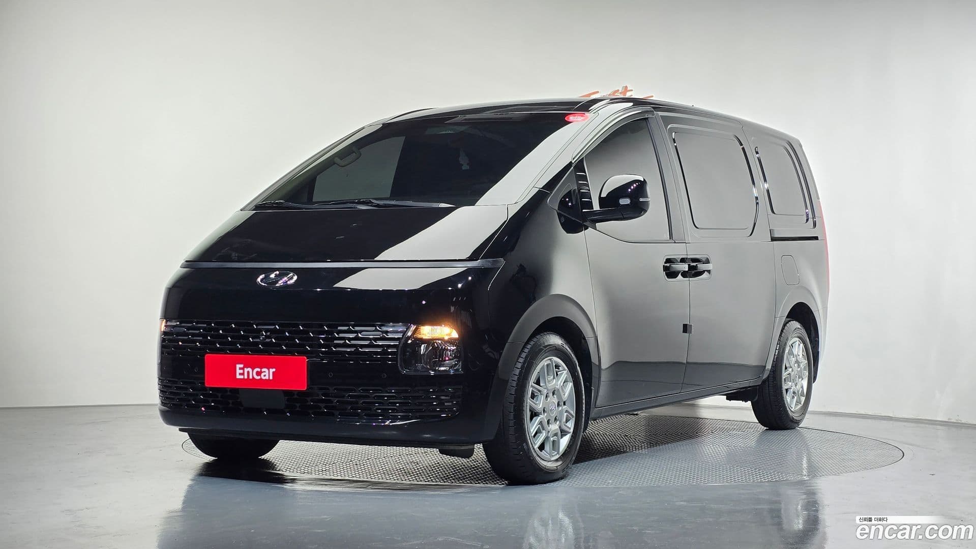 Main__Slider__Photo:Staria Hyundai 2023.4-0