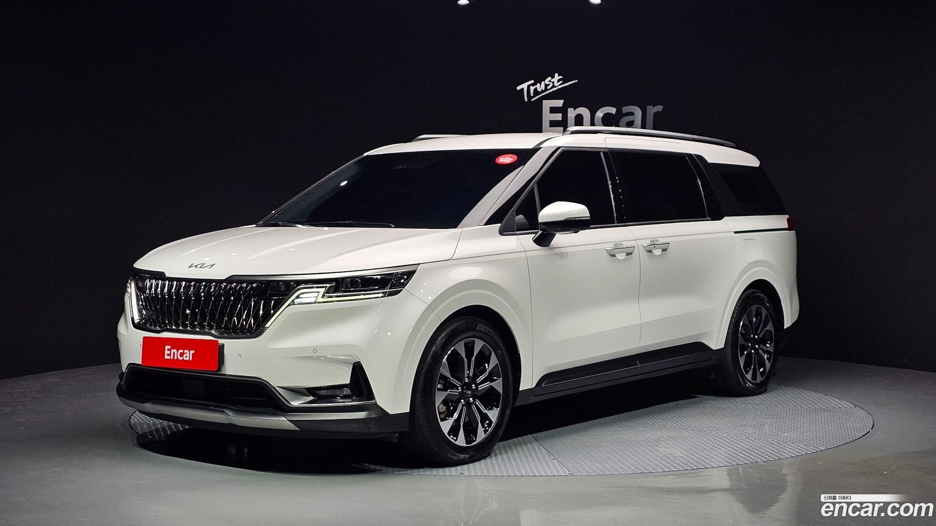 Main__Slider__Photo:Canival Kia 2021.10-0