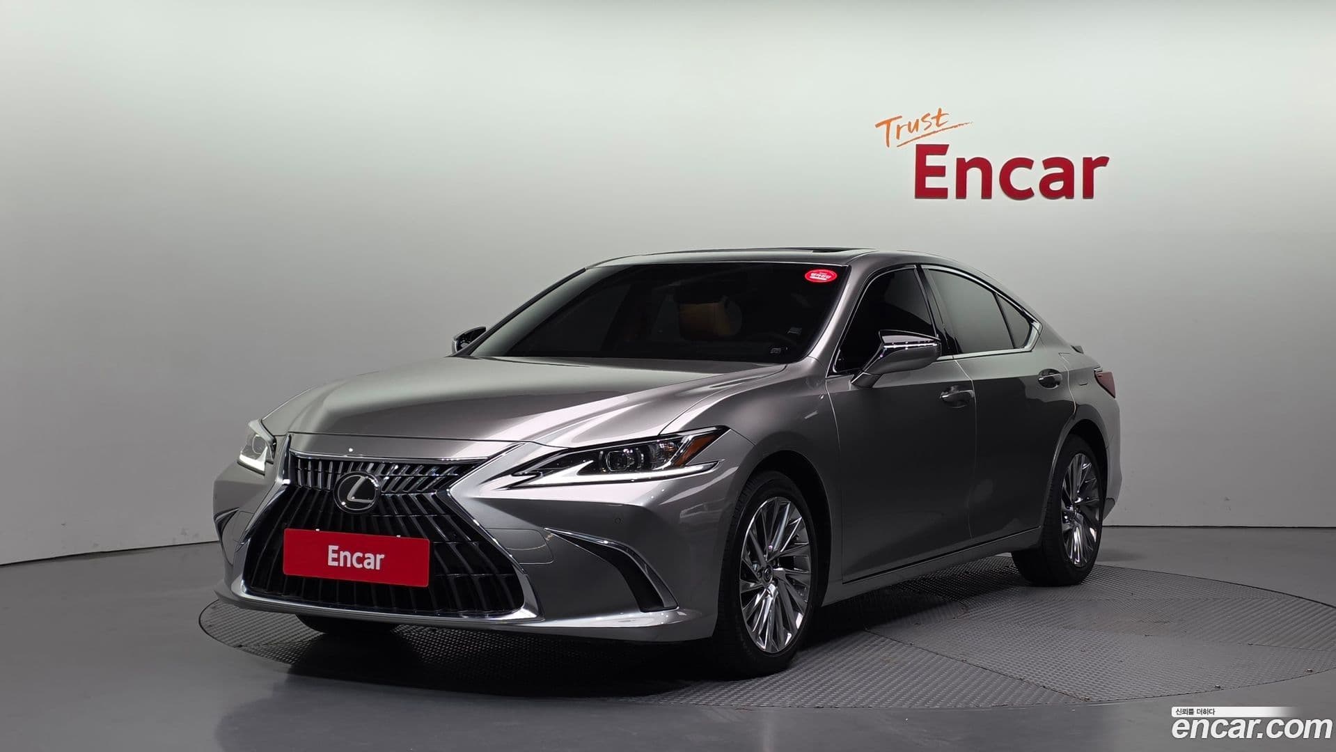 Main__Slider__Photo:ES Lexus 2023.6-0