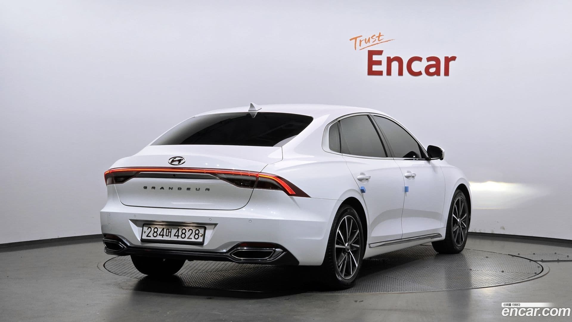 Main__Slider__Photo:Grandeur Hyundai 2020.4-0