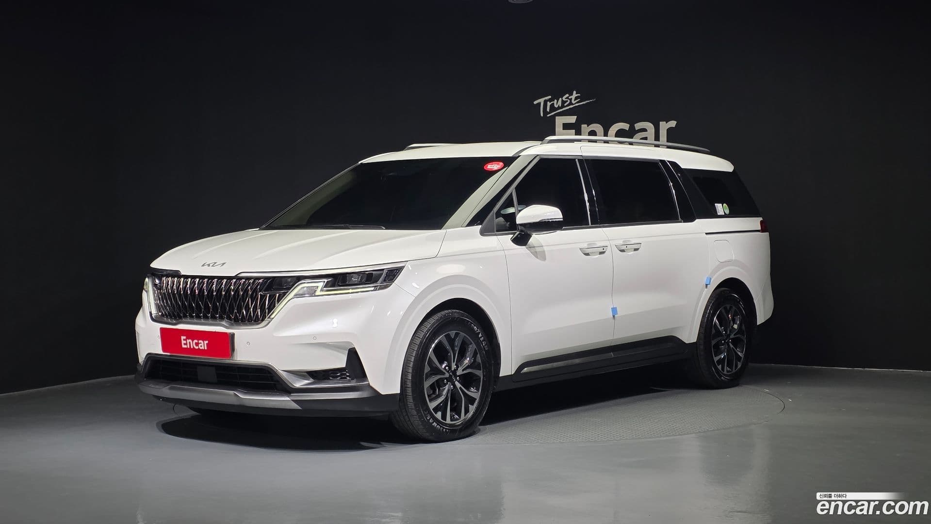 Main__Slider__Photo:Canival Kia 2022.3-0