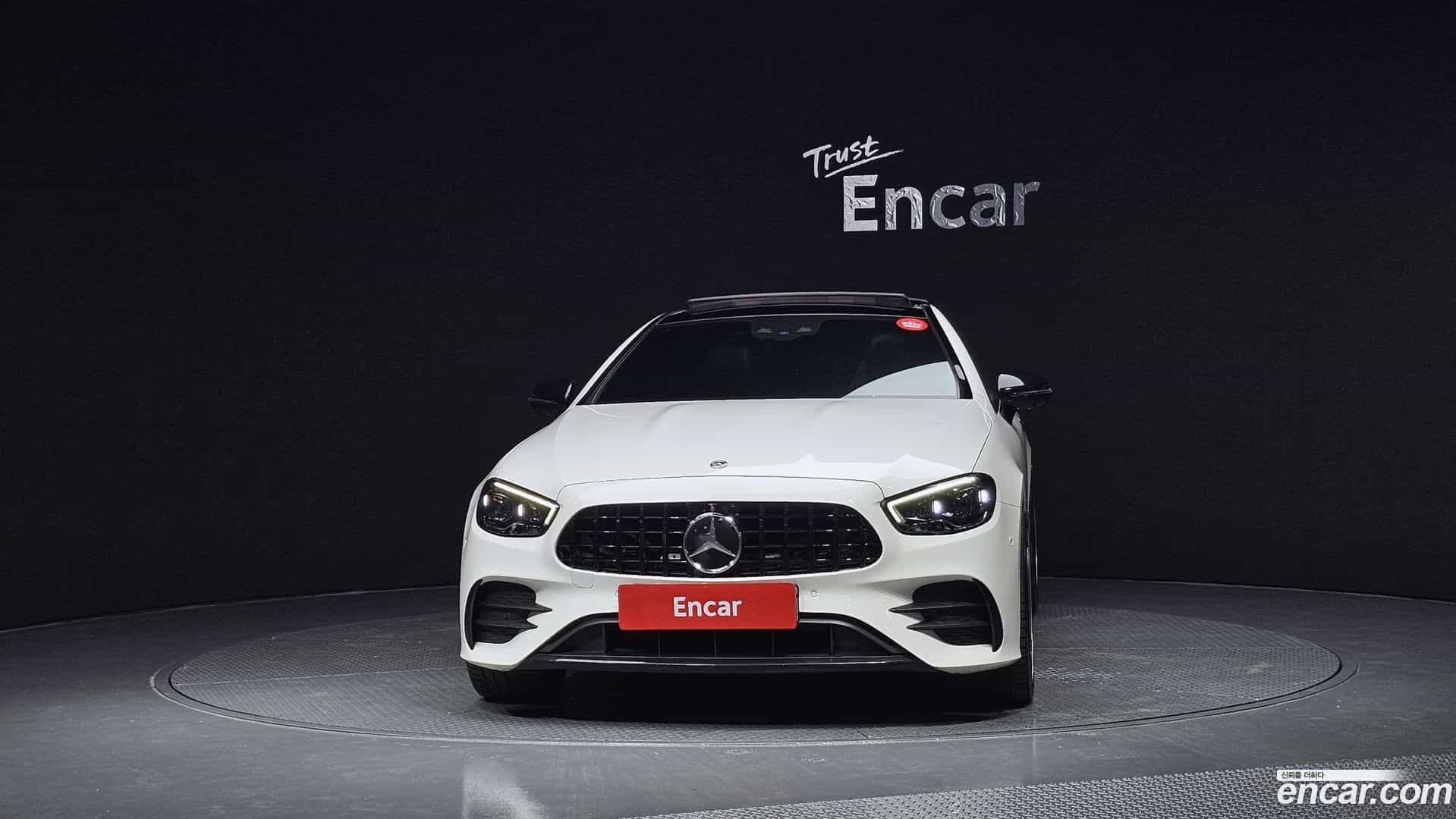 E-Class Mercedes-Benz 2021.0-OUTER-3