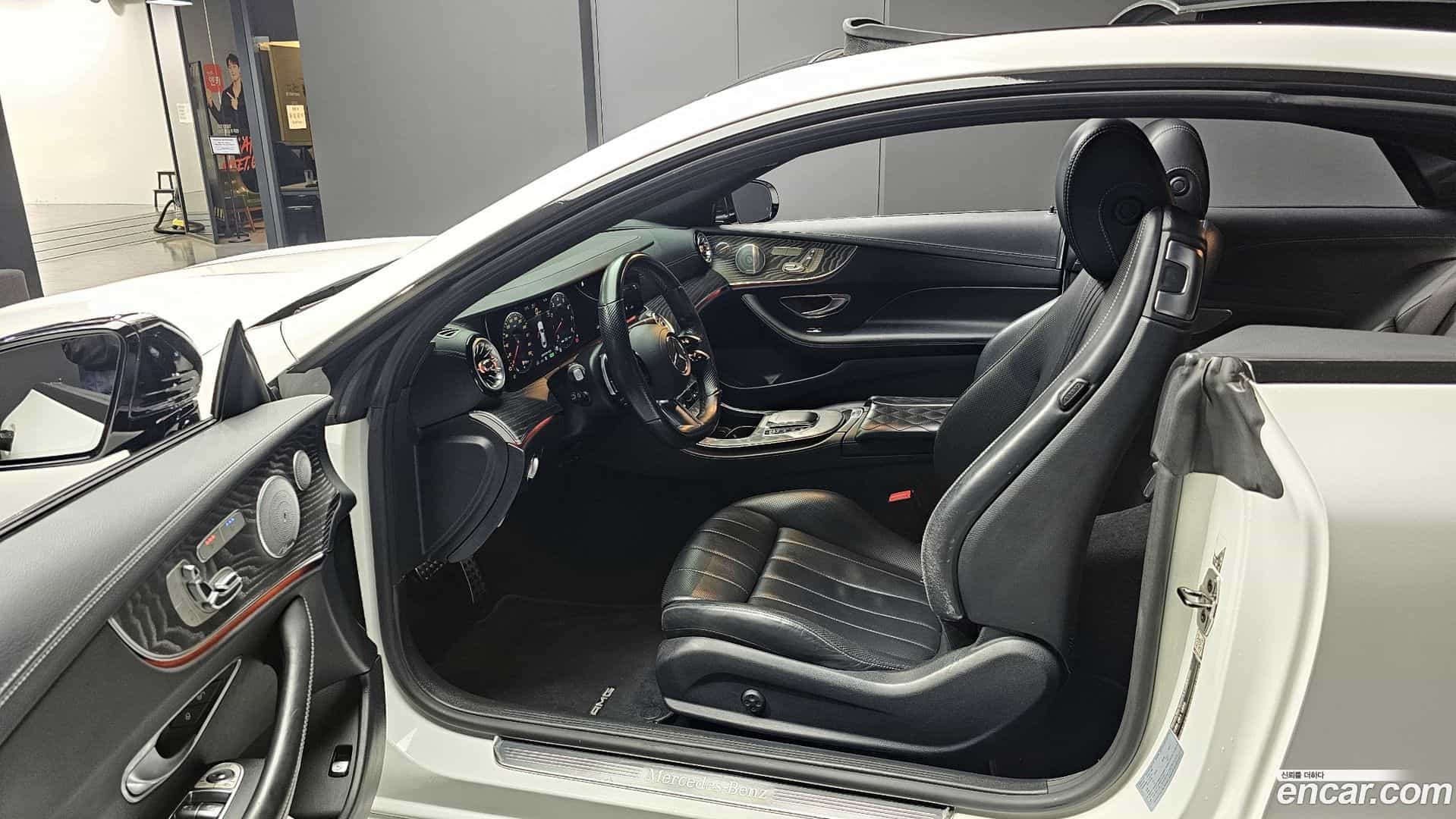 E-Class Mercedes-Benz 2021.0-INNER-10