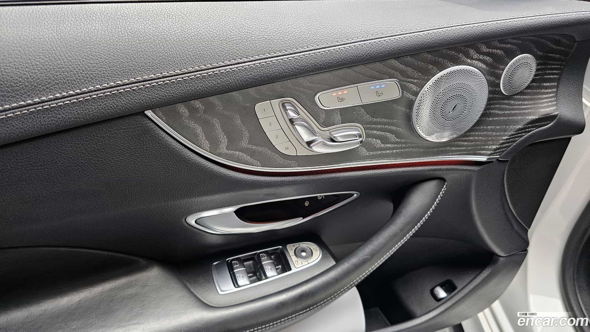 E-Class Mercedes-Benz 2021.0-OPTION-23