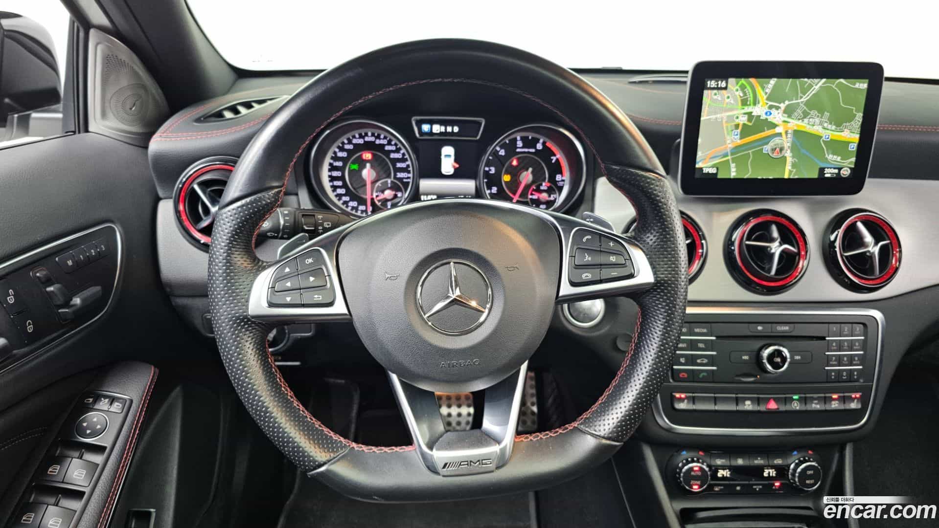 GLA-Class Mercedes-Benz 2017.4-OPTION-017