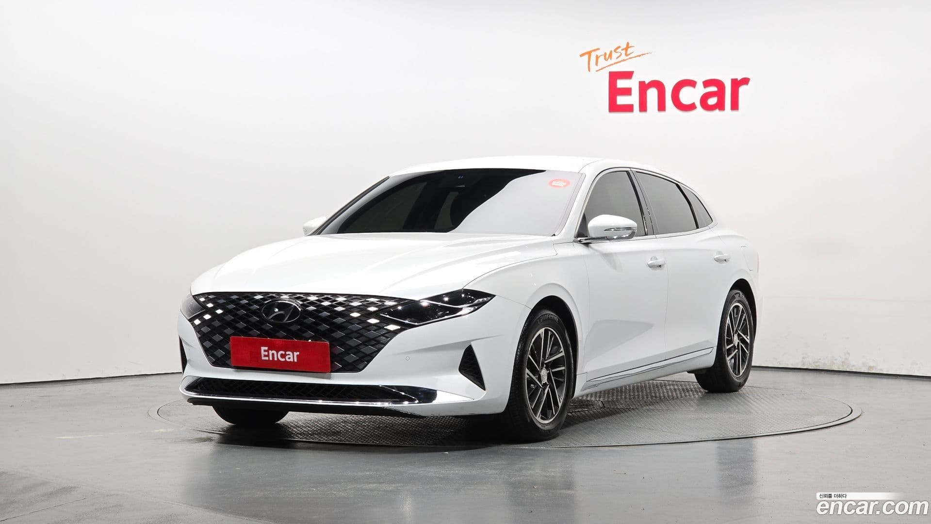 Main__Slider__Photo:Grandeur Hyundai 2021.3-0