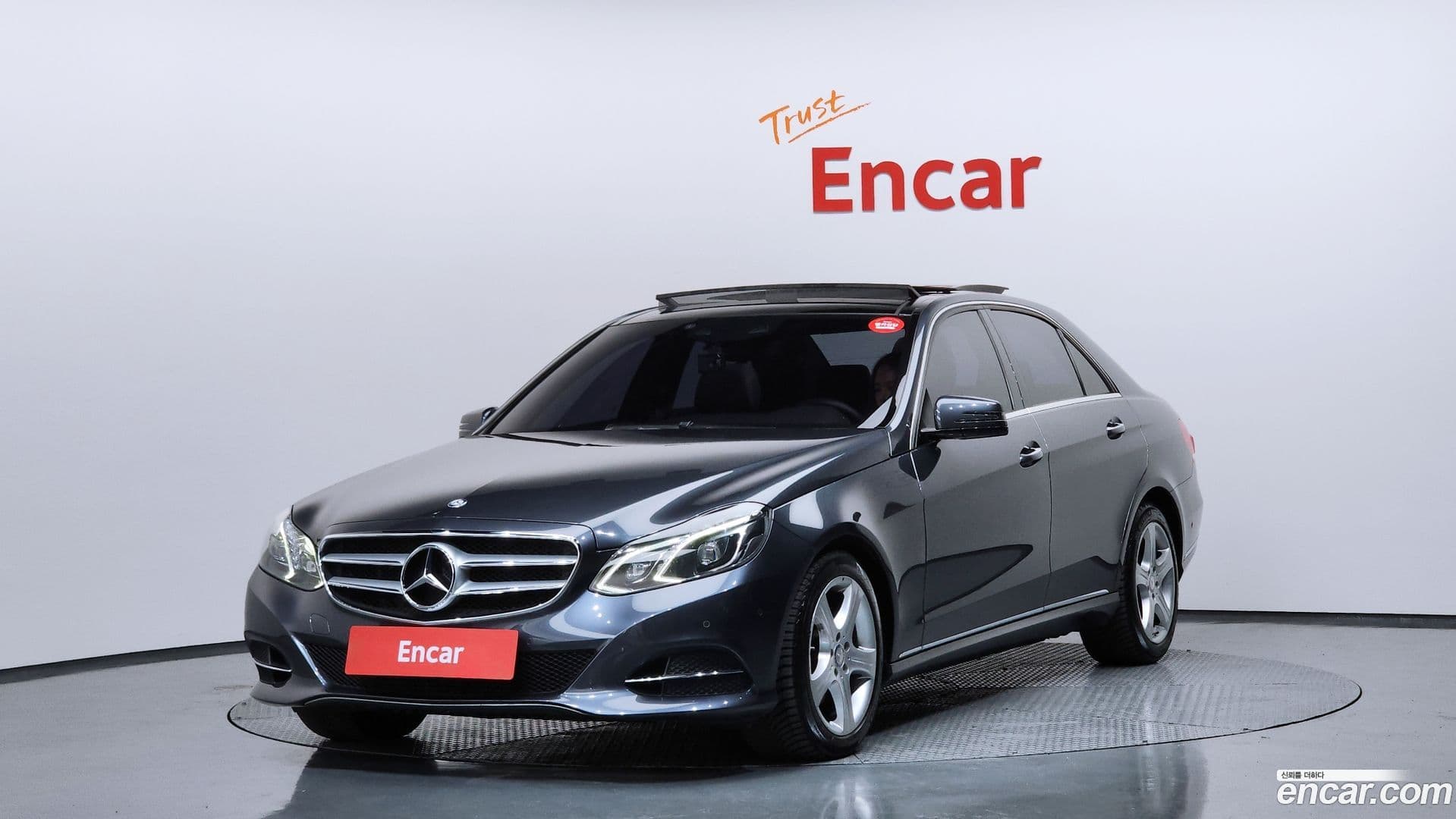Main__Slider__Photo:E-Class Mercedes-Benz 2014.0-0