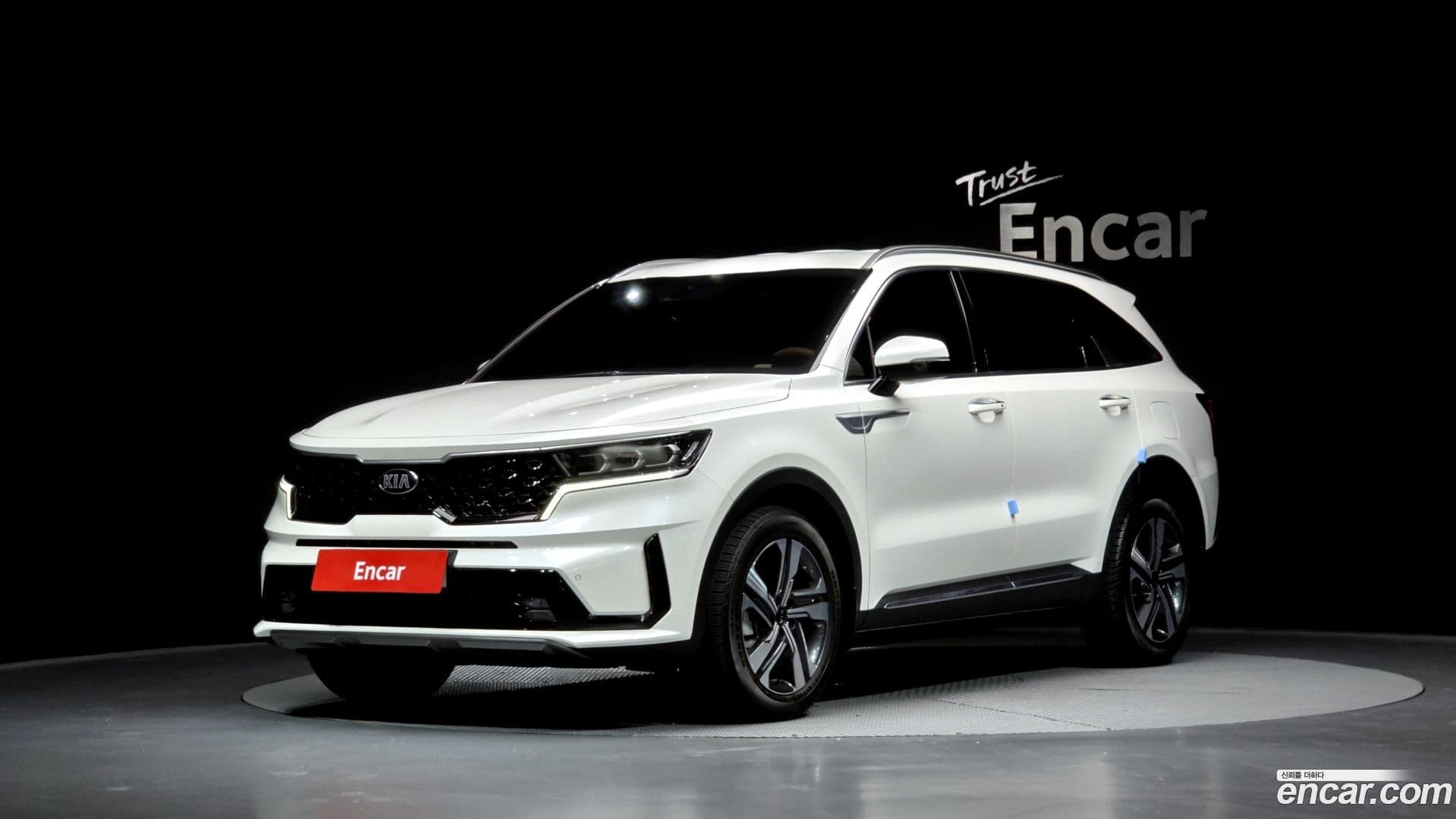 Main__Slider__Photo:Sorento Kia 2021.3-0