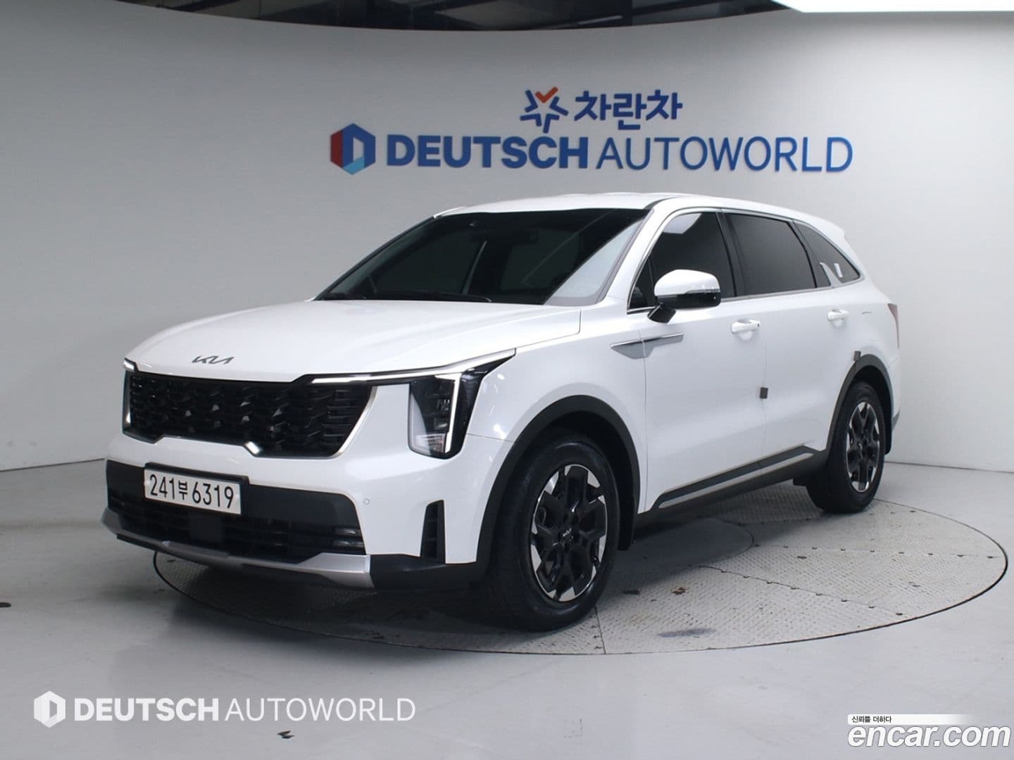 Main__Slider__Photo:Sorento Kia 2024.8-0