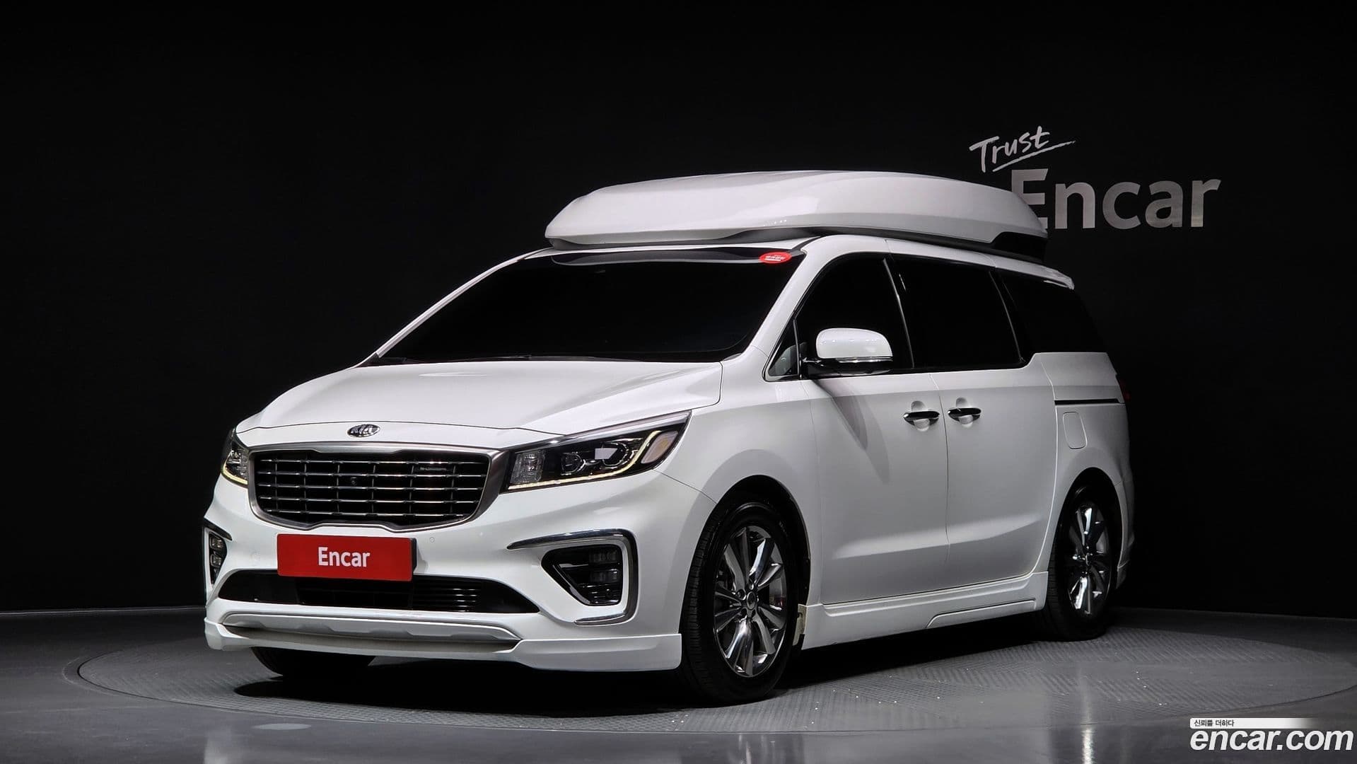 Main__Slider__Photo:Canival Kia 2019.3-0