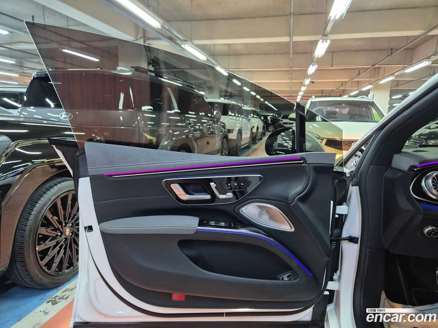 EQS Mercedes-Benz 2023.8-INNER-007