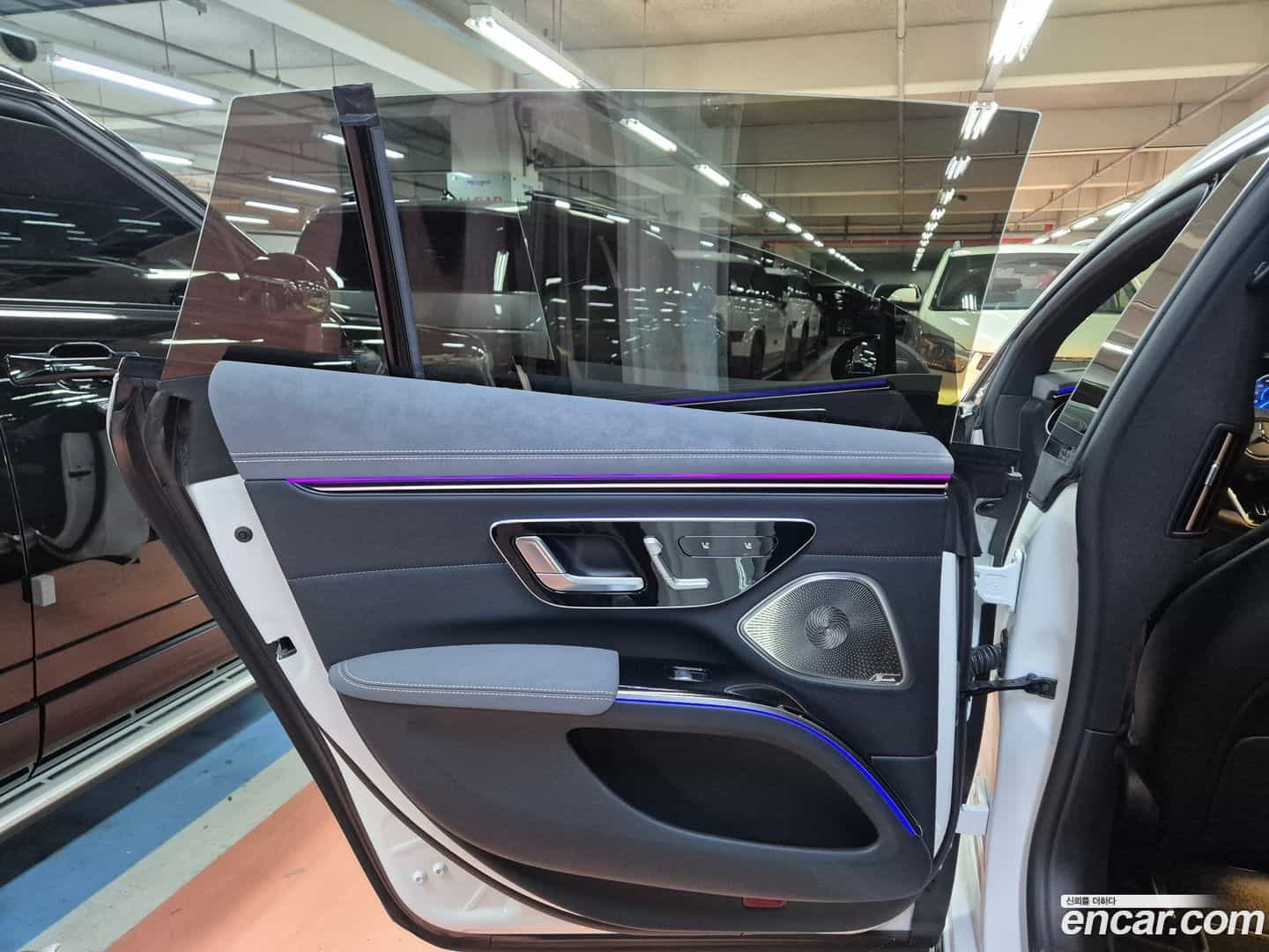 EQS Mercedes-Benz 2023.8-INNER-009