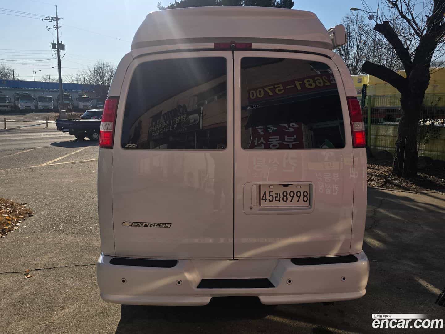 Express Van Chevrolet 2014.11-OUTER-004