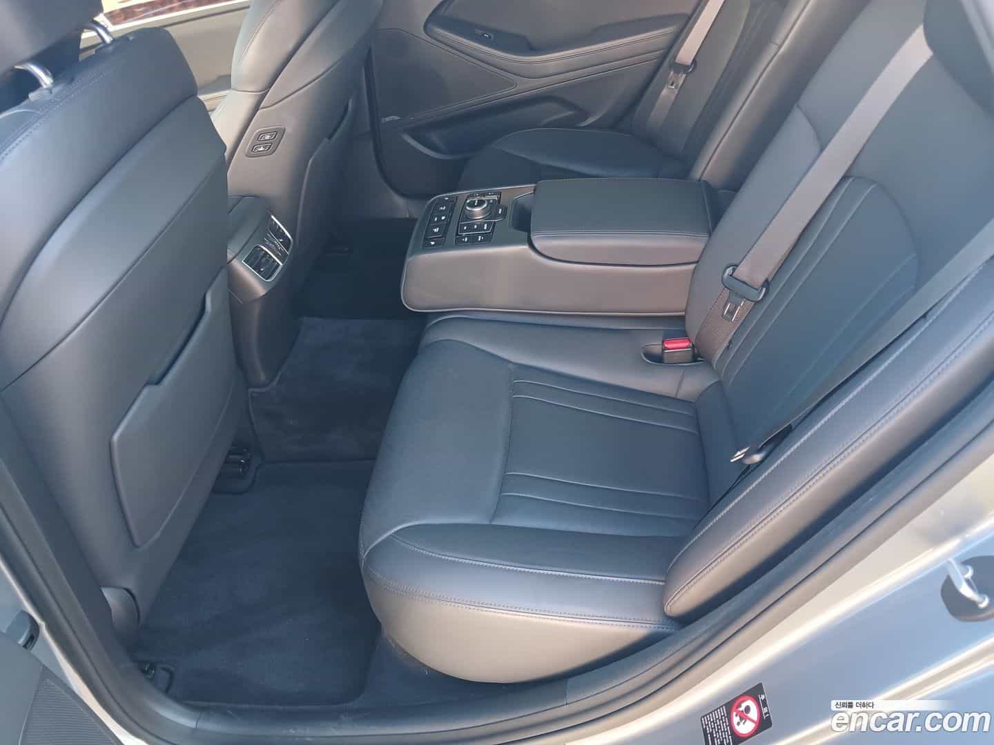 Genesis Hyundai 2014.4-INNER-008