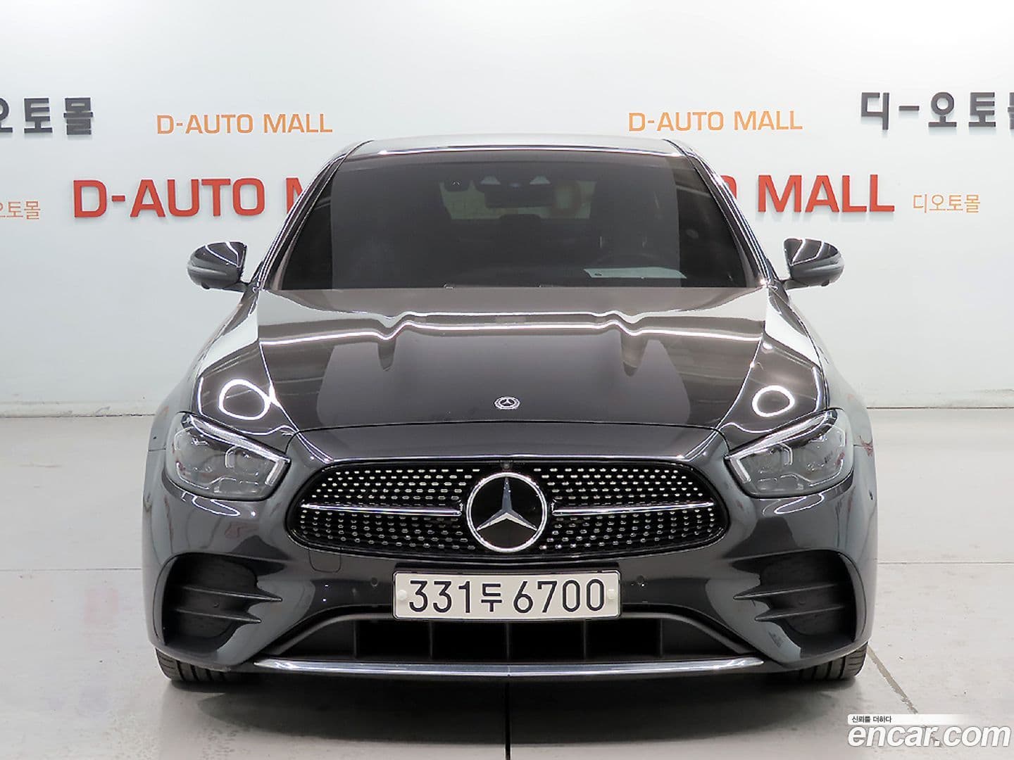 Main__Slider__Photo:E-Class Mercedes-Benz 2020.11-0