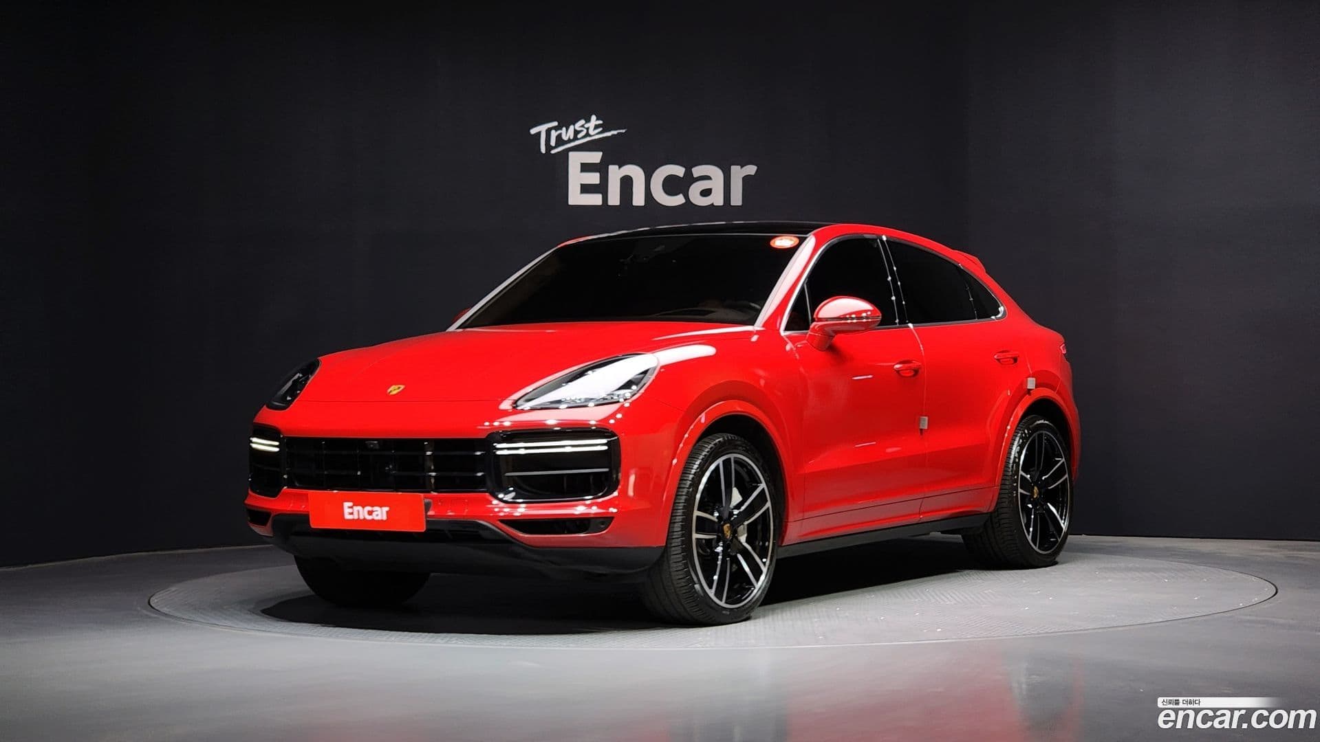 Main__Slider__Photo:Cayenne Porsche 2020.11-0