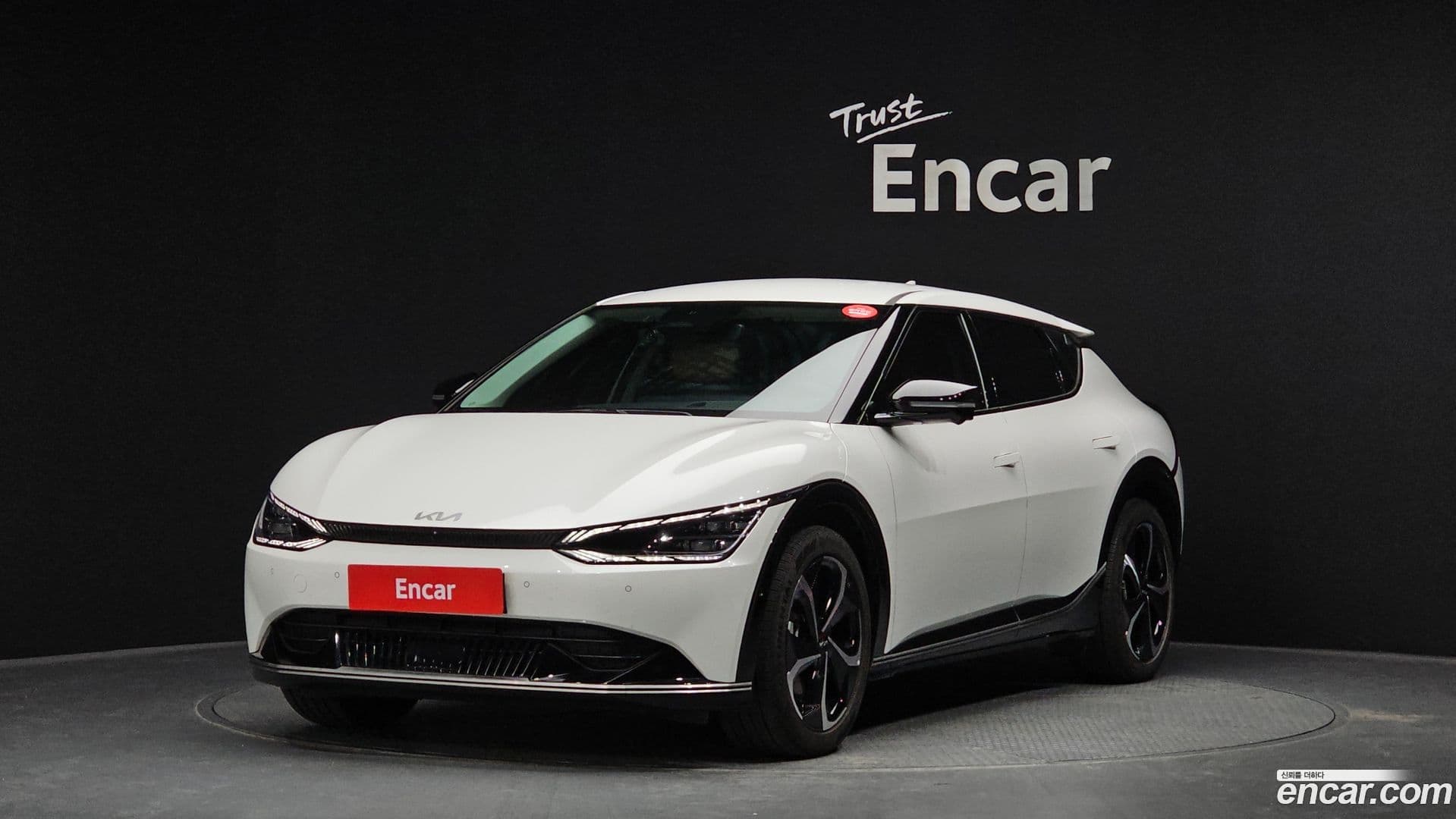 Main__Slider__Photo:EV6 Kia 2022.11-0