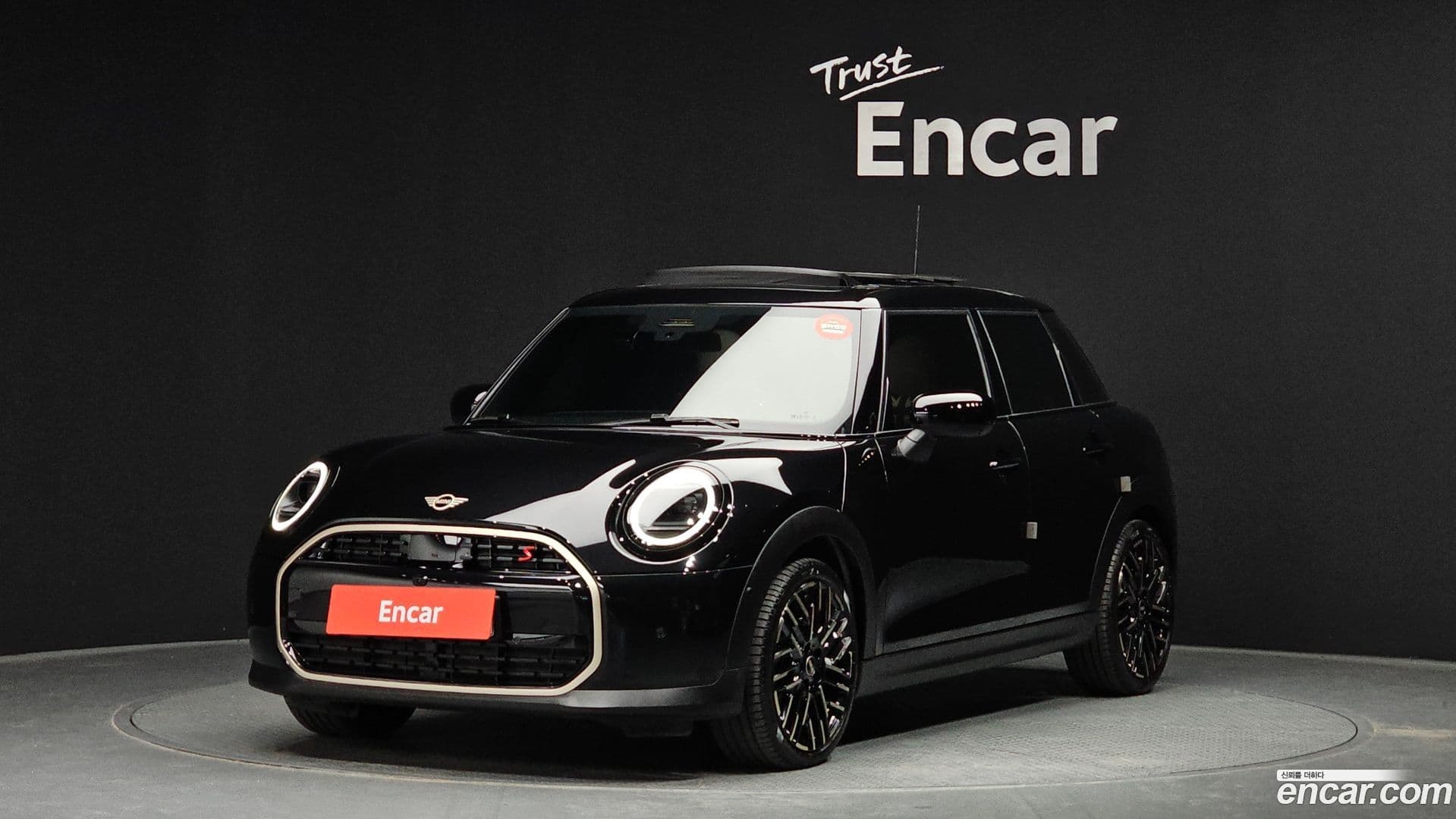 Main__Slider__Photo:Cooper Mini 2024.9-0