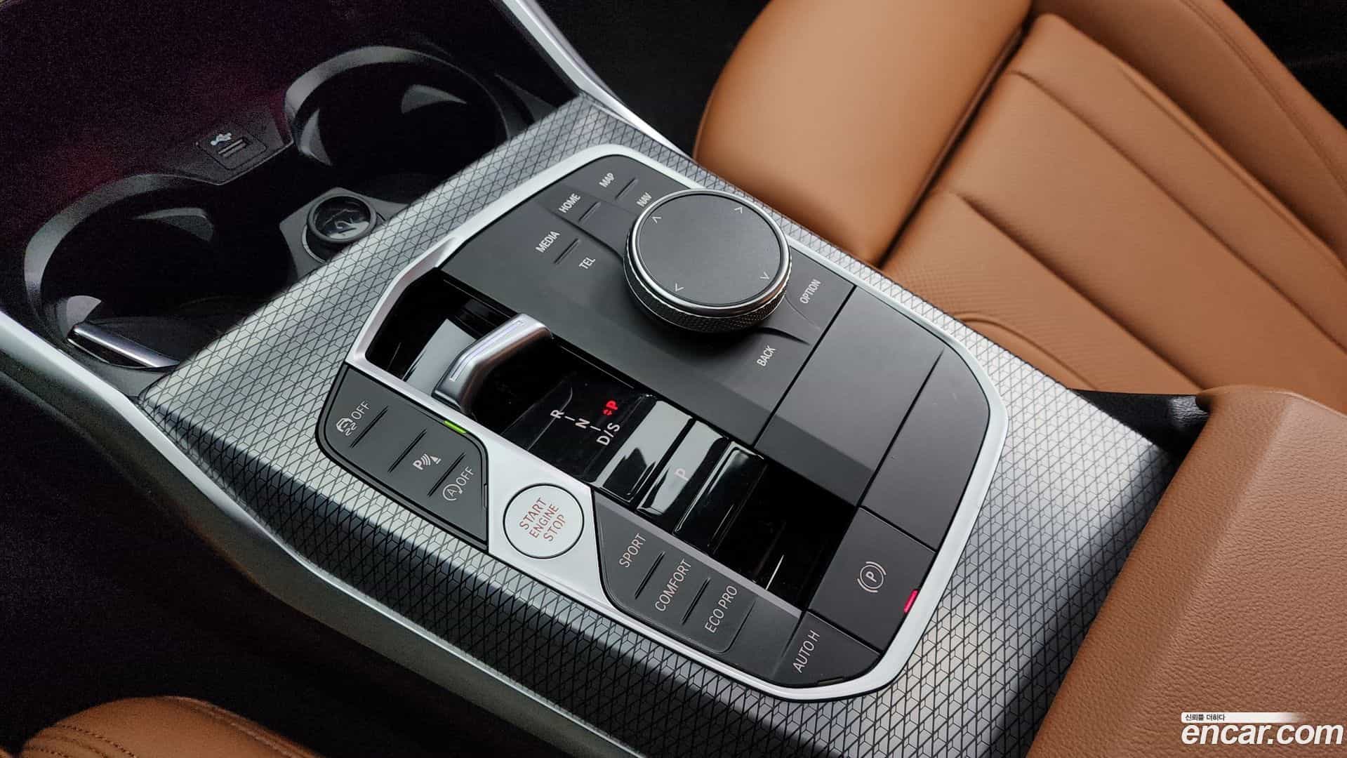 3-Series BMW 2022.10-INNER-009