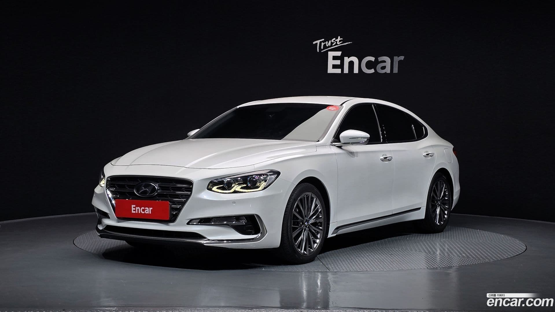 Main__Slider__Photo:Grandeur Hyundai 2019.4-0