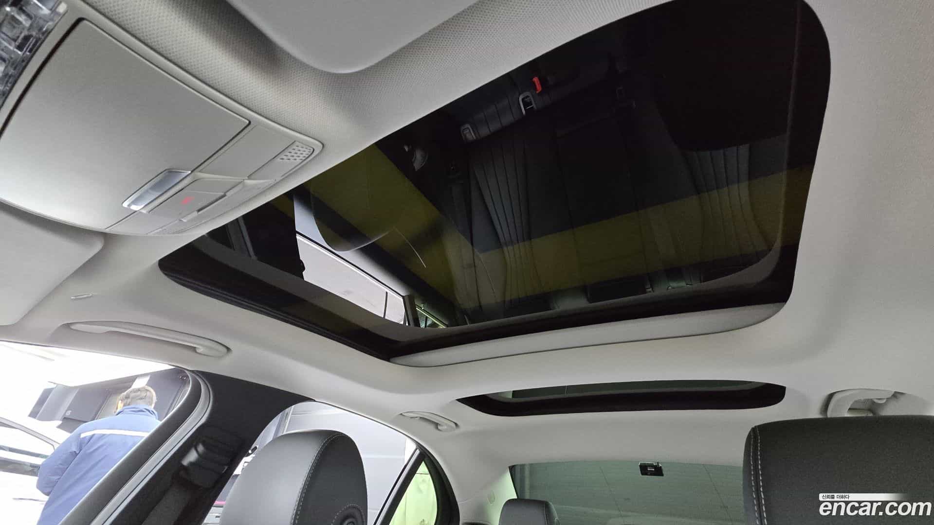 E-Class Mercedes-Benz 2019.4-OPTION-022