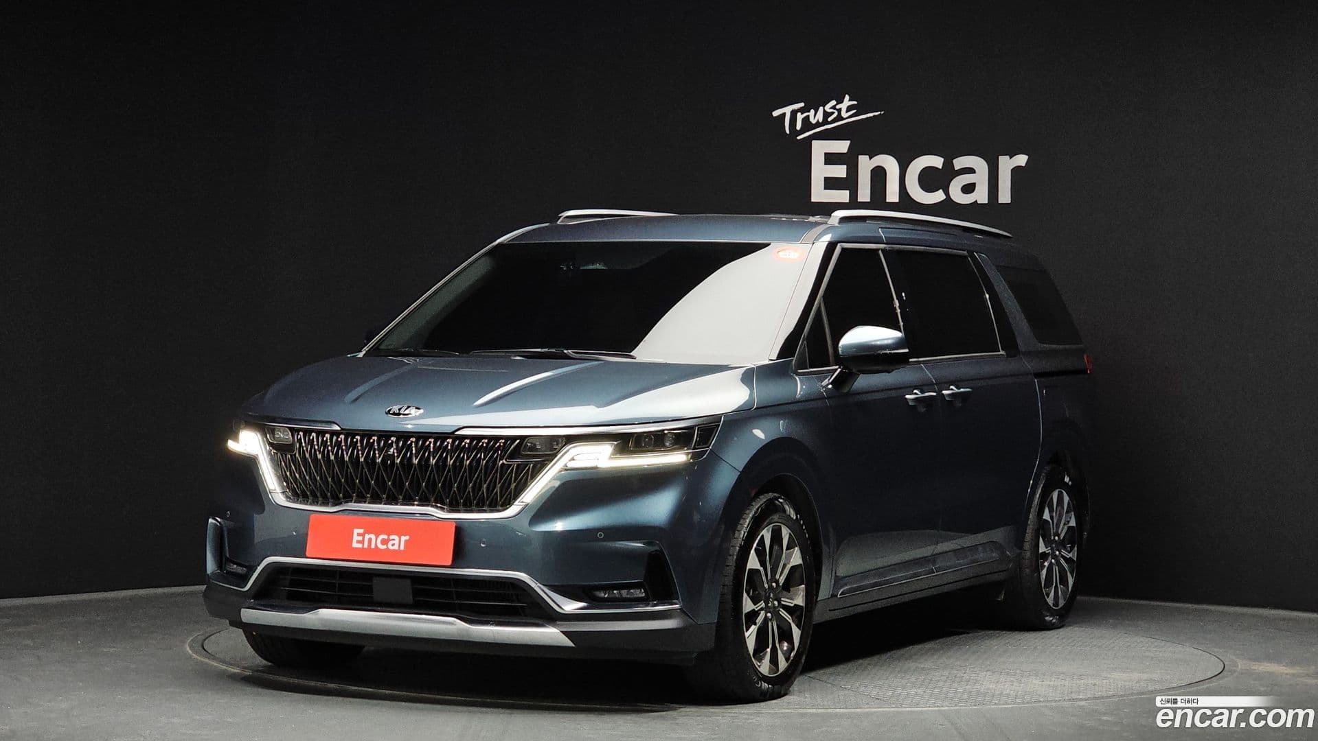 Main__Slider__Photo:Canival Kia 2021.4-0