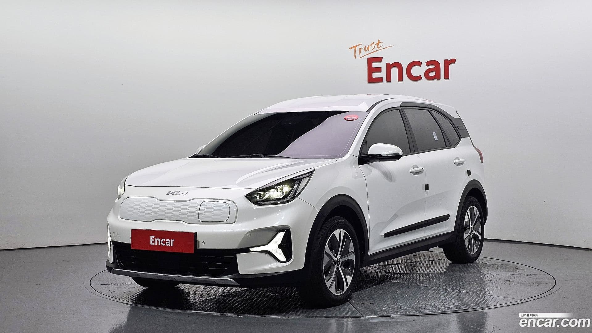 Main__Slider__Photo:Niro Kia 2022.8-0