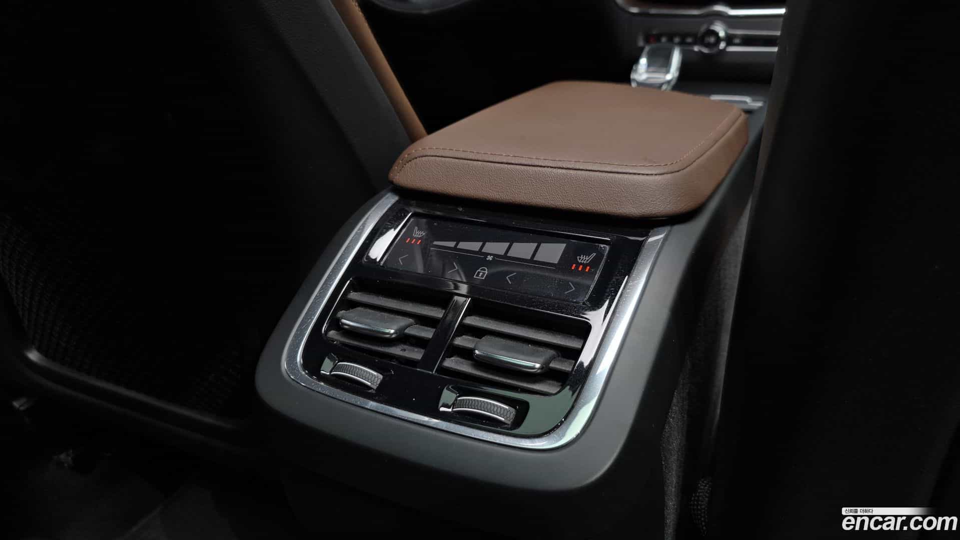 XC60 Volvo 2021.6-OPTION-023