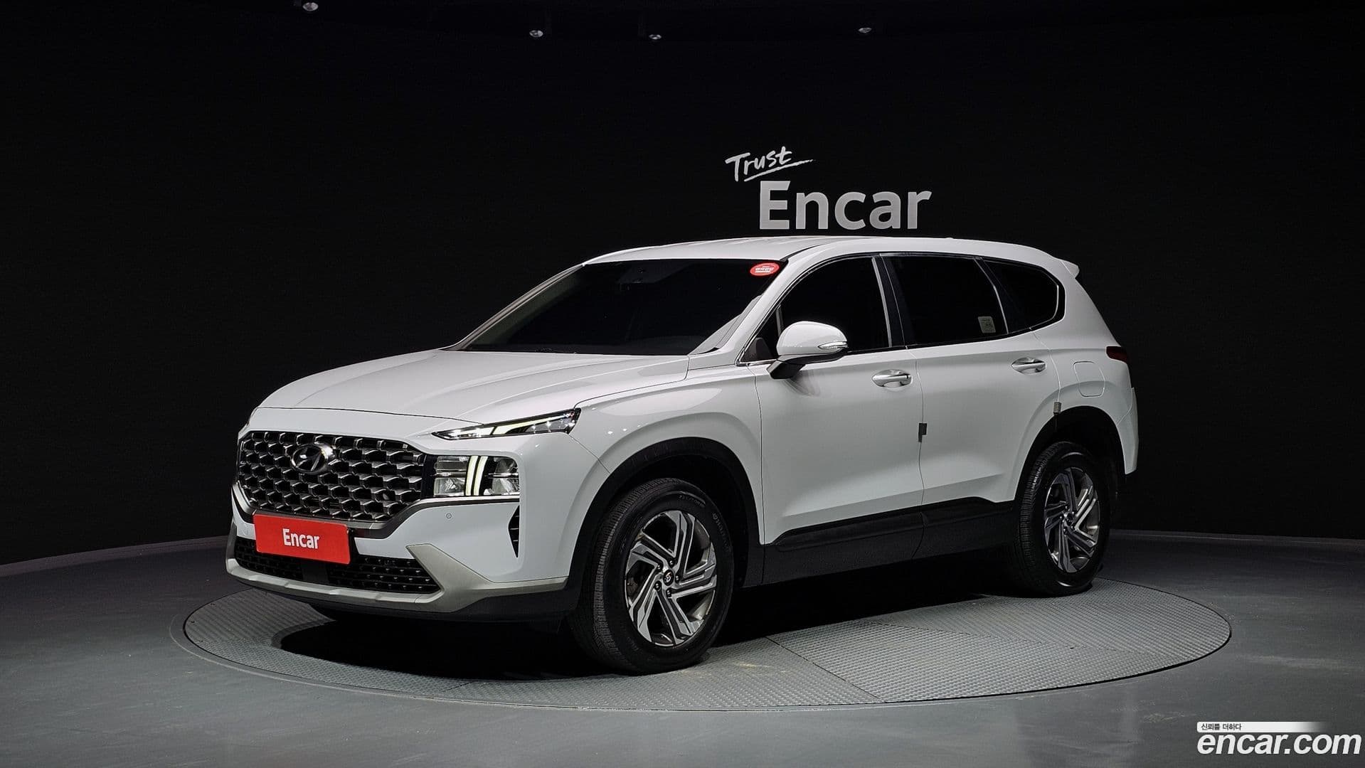 Main__Slider__Photo:Santafe Hyundai 2022.10-0
