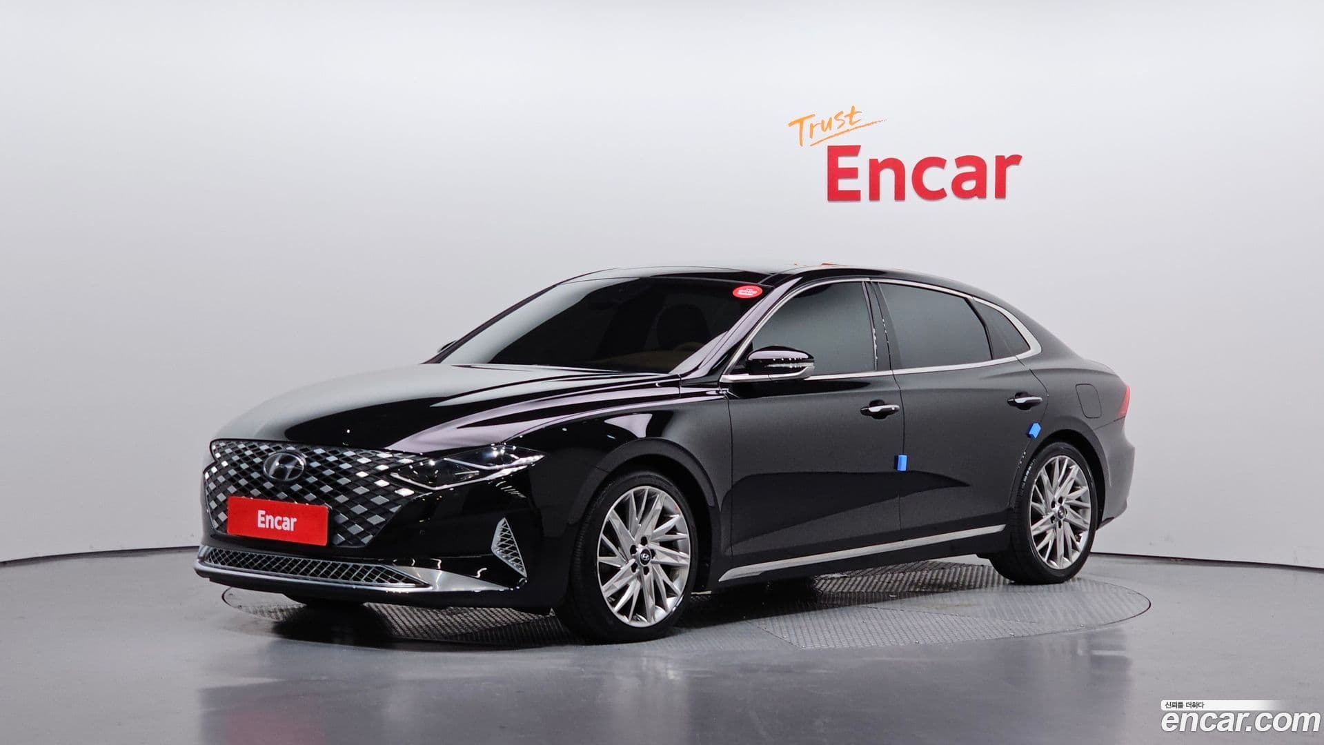 Main__Slider__Photo:Grandeur Hyundai 2022.1-0