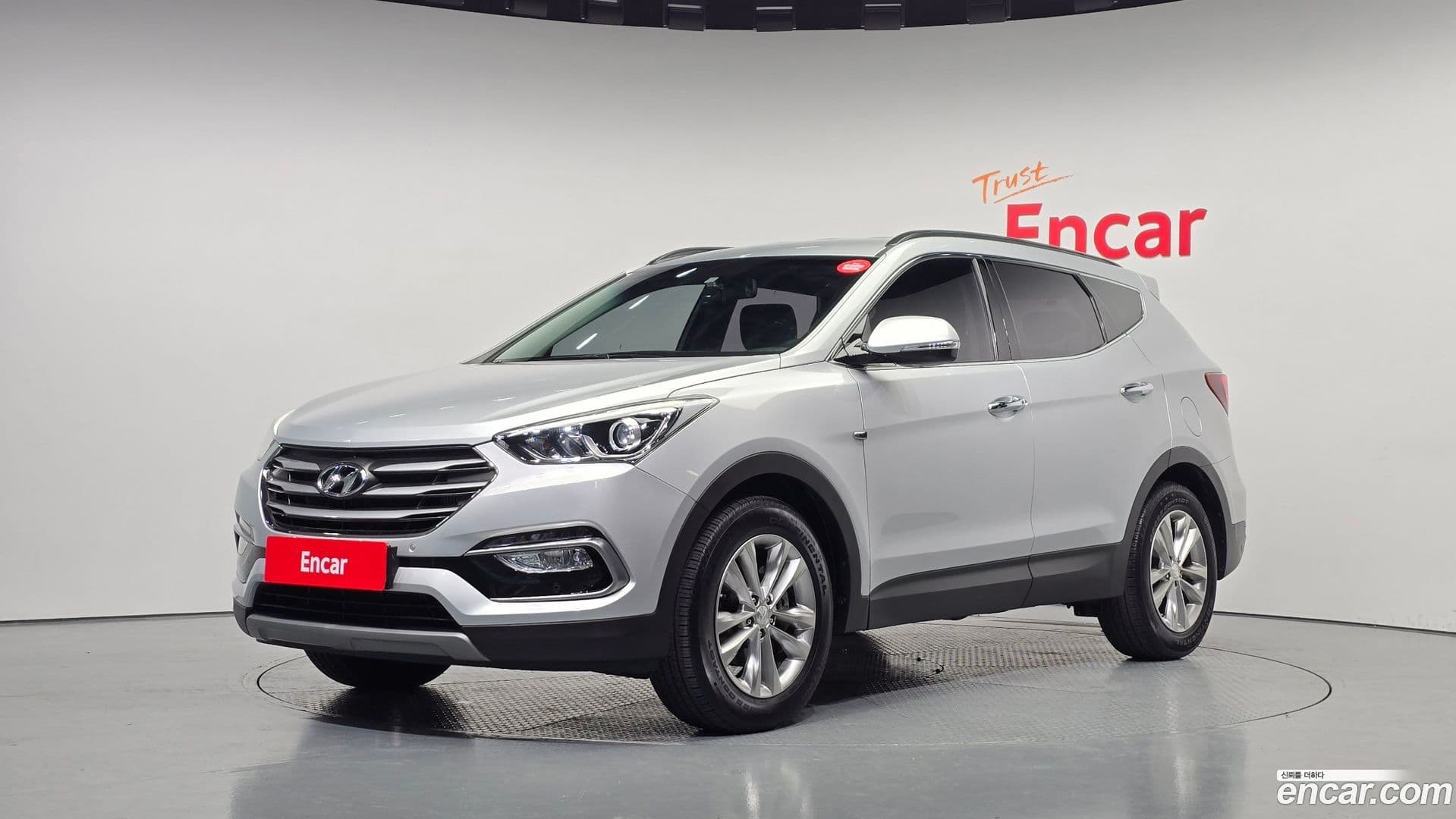 Main__Slider__Photo:Santafe Hyundai 2017.6-0