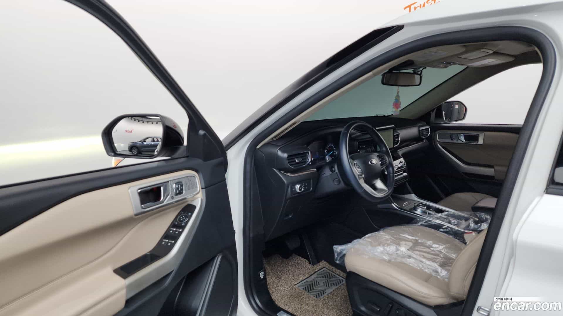 Explorer Ford 2022.10-INNER-010