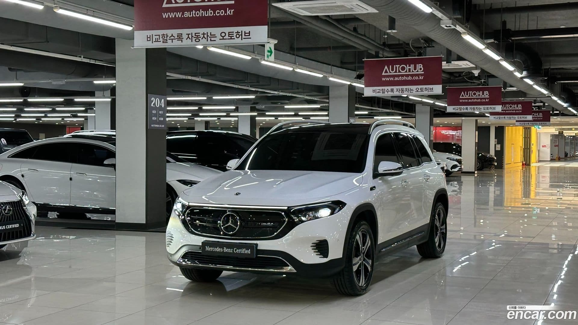 Main__Slider__Photo:EQB Mercedes-Benz 2022.10-0