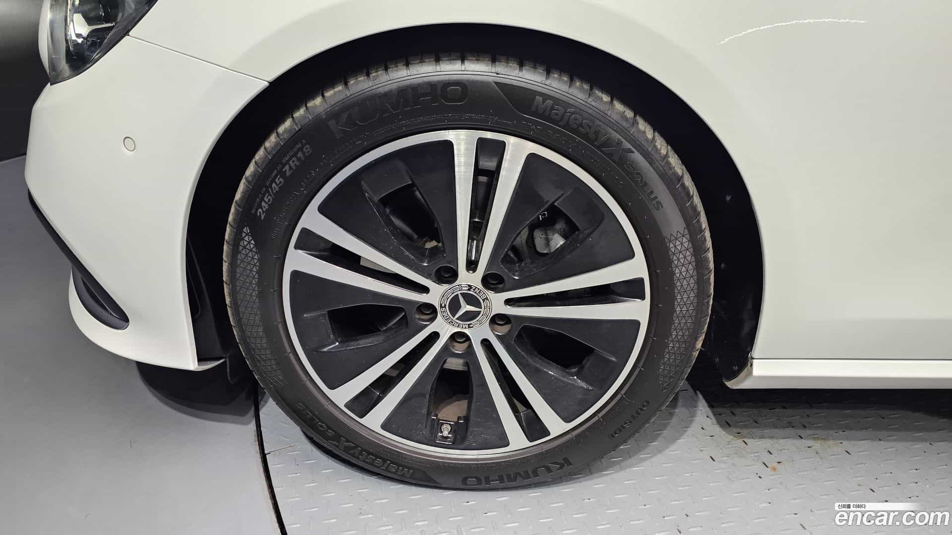 E-Class Mercedes-Benz 2020.10-OUTER-005