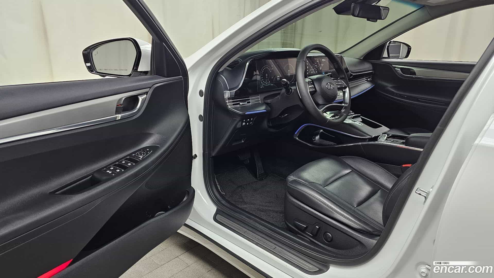 Grandeur Hyundai 2021.10-INNER-010