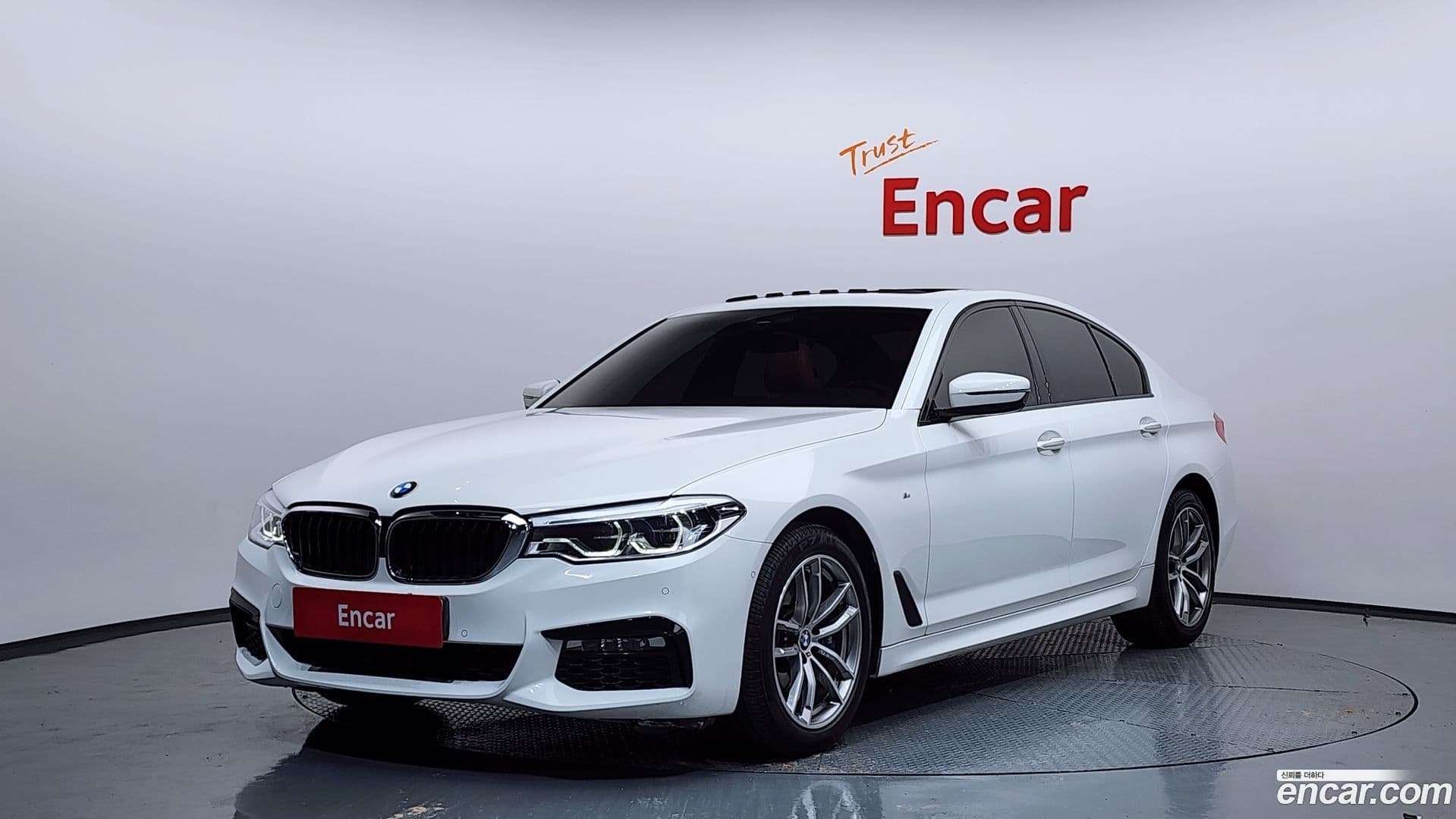 Main__Slider__Photo:5-Series BMW 2017.2-0