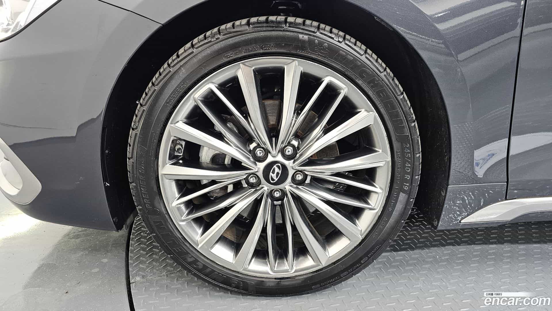 Grandeur Hyundai 2019.0-OUTER-005