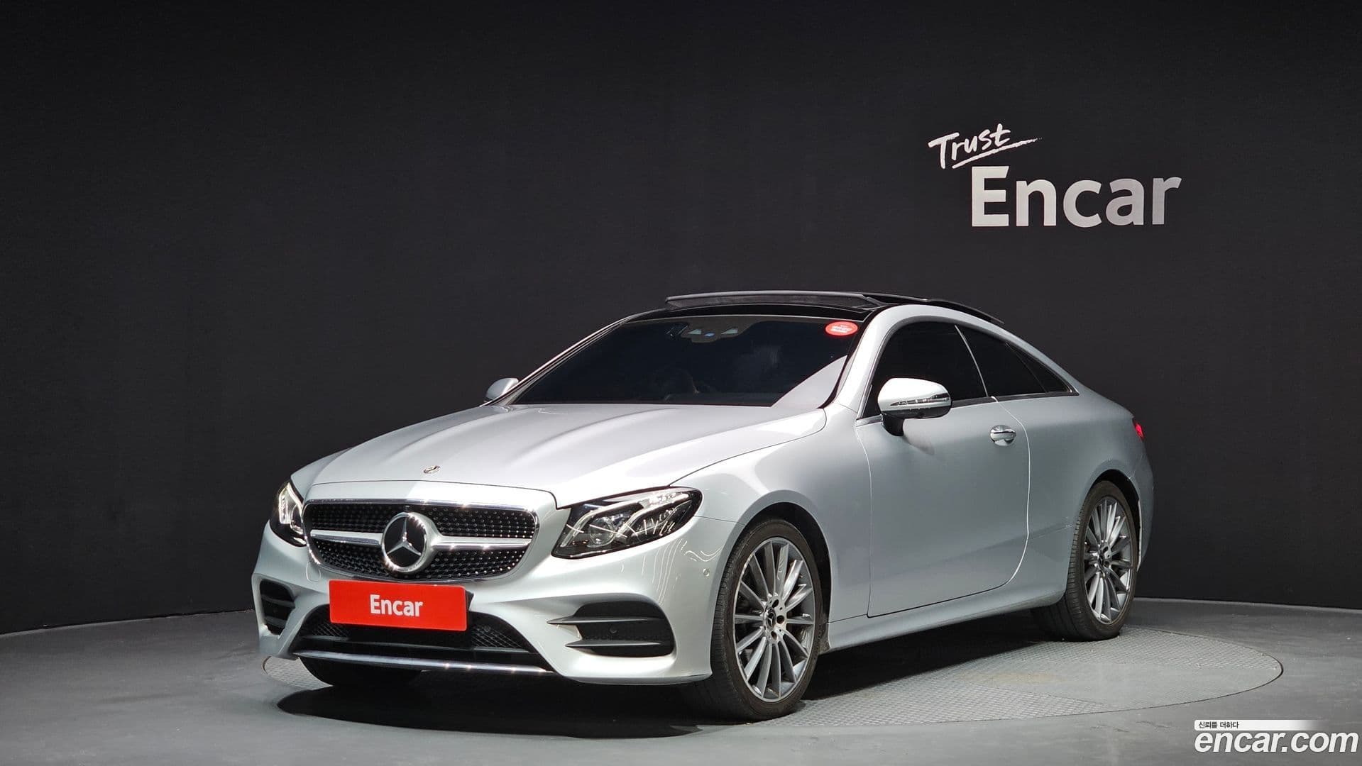 Main__Slider__Photo:E-Class Mercedes-Benz 2019.11-0