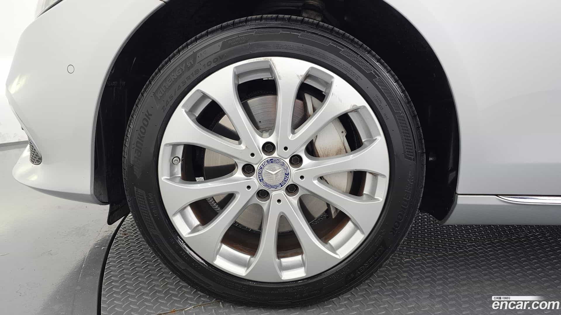 E-Class Mercedes-Benz 2017.3-OUTER-005