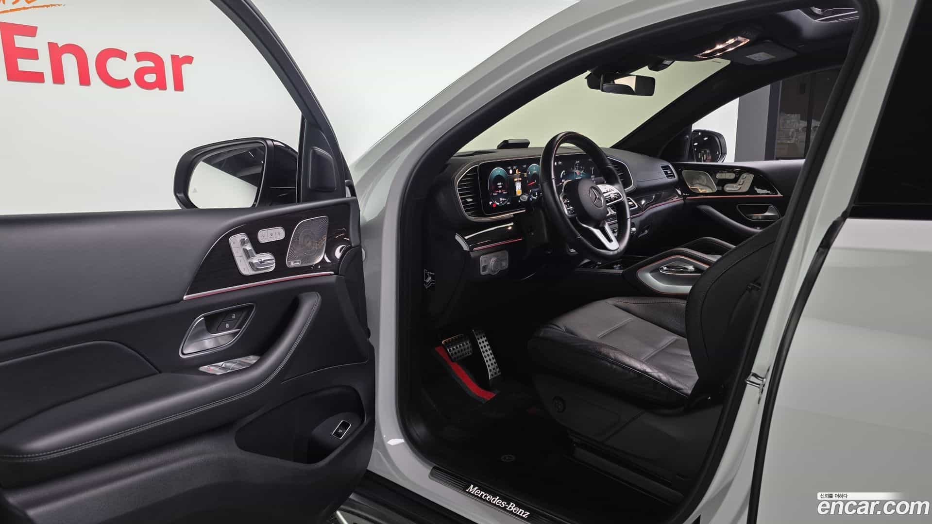 GLE-Class Mercedes-Benz 2022.5-INNER-010