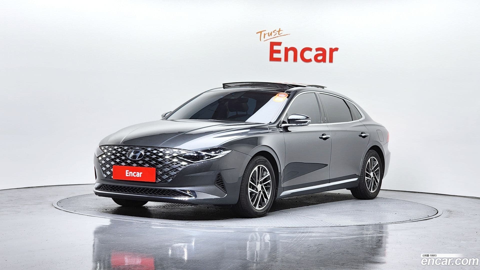 Main__Slider__Photo:Grandeur Hyundai 2020.8-0