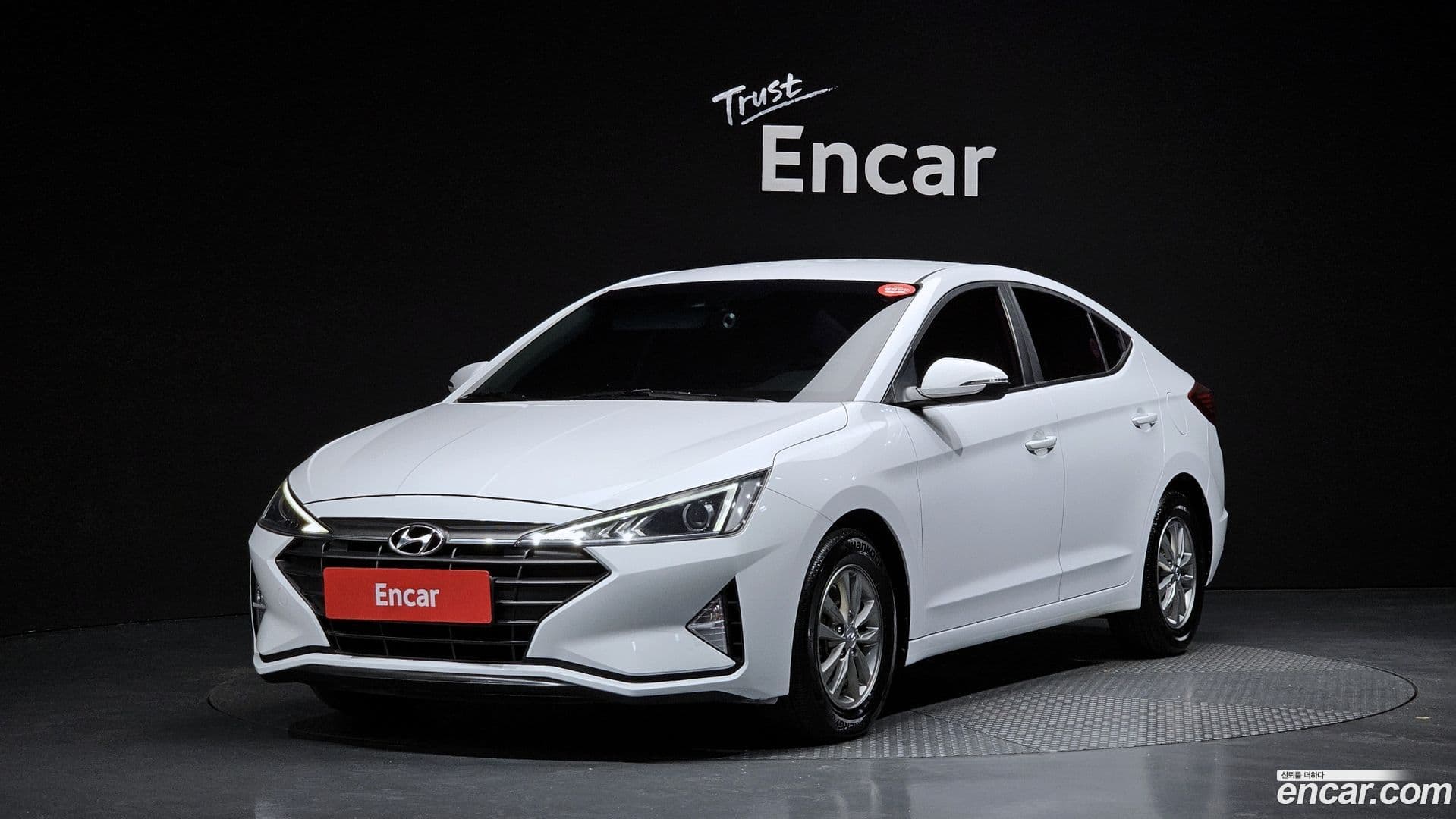 Main__Slider__Photo:AVANTE Hyundai 2019.2-0