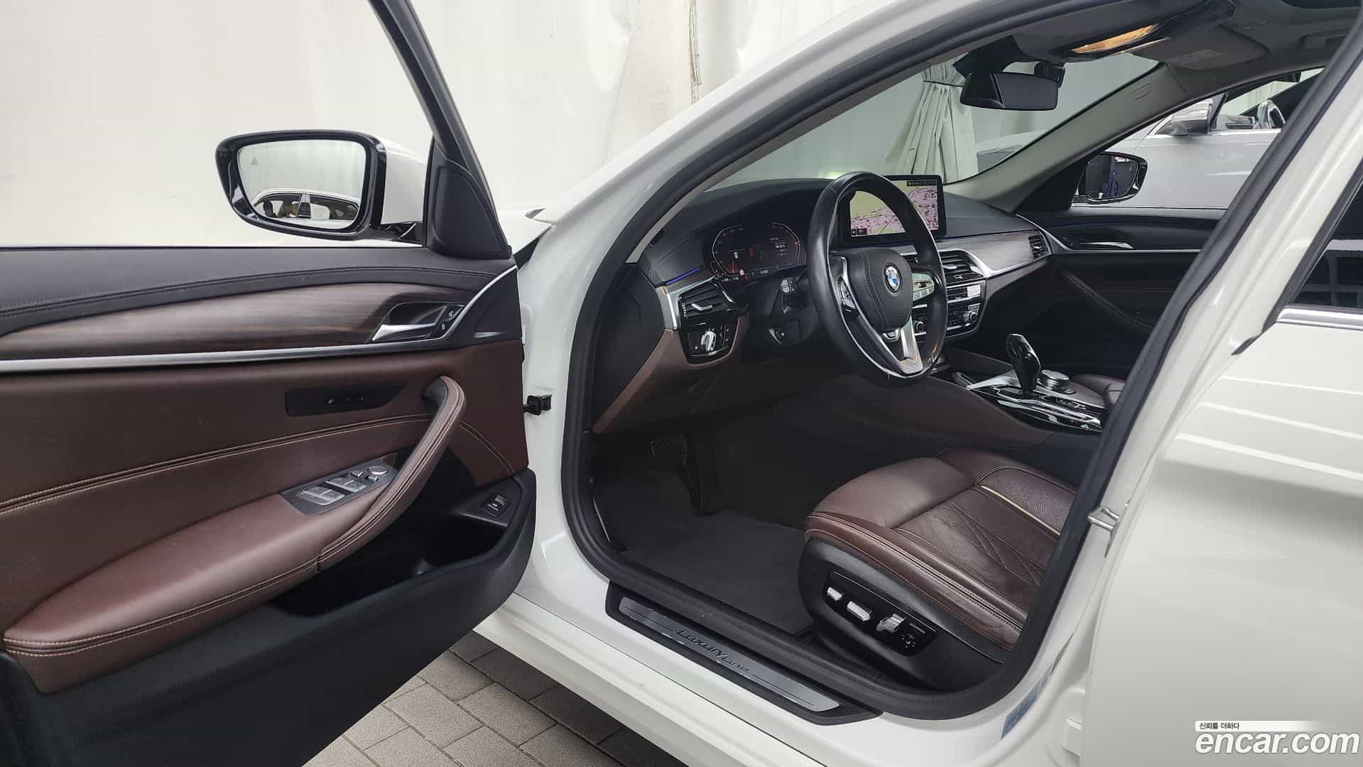 5-Series BMW 2020.10-INNER-010